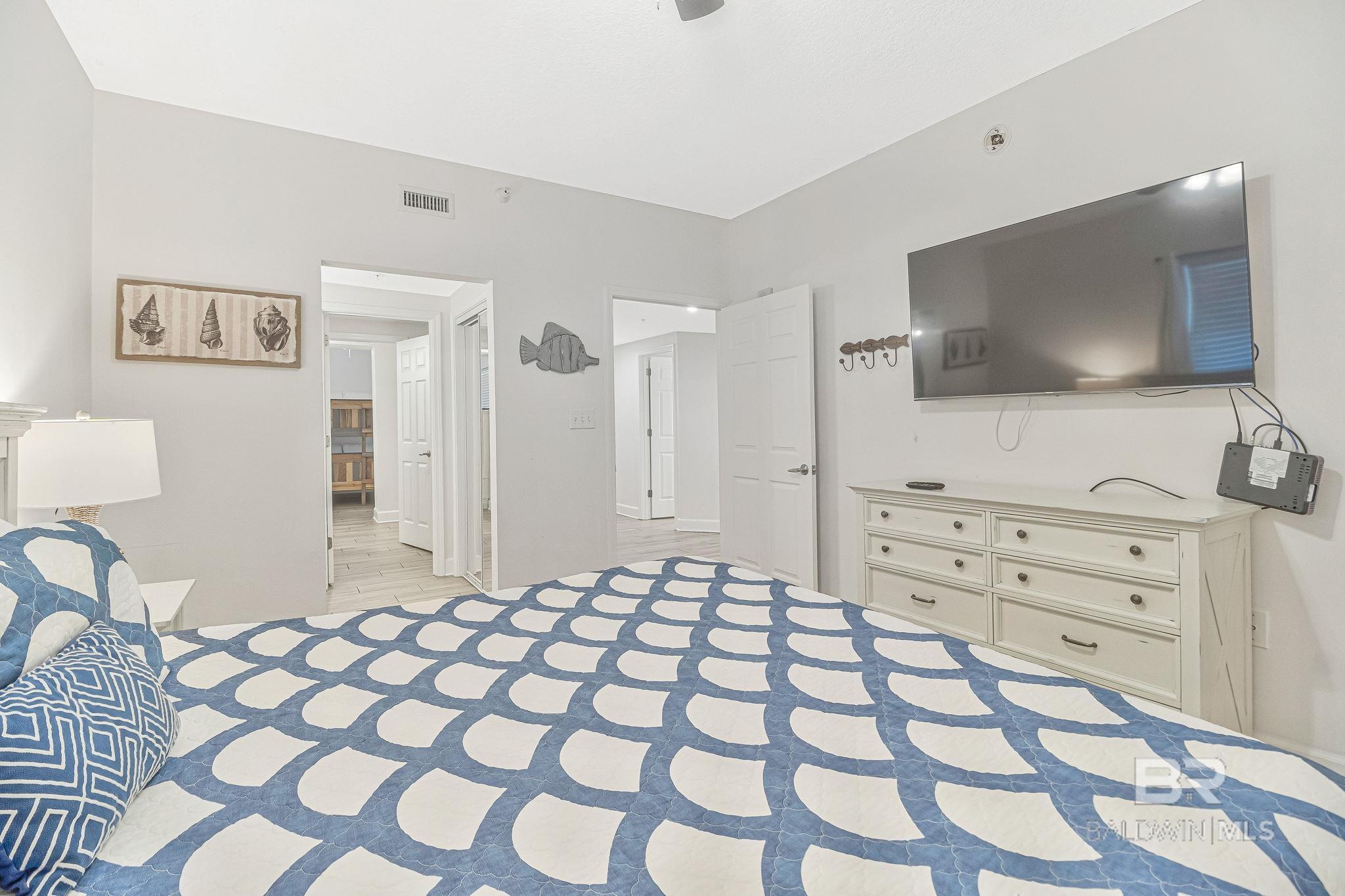 1524 WEST BEACH Boulevard 202