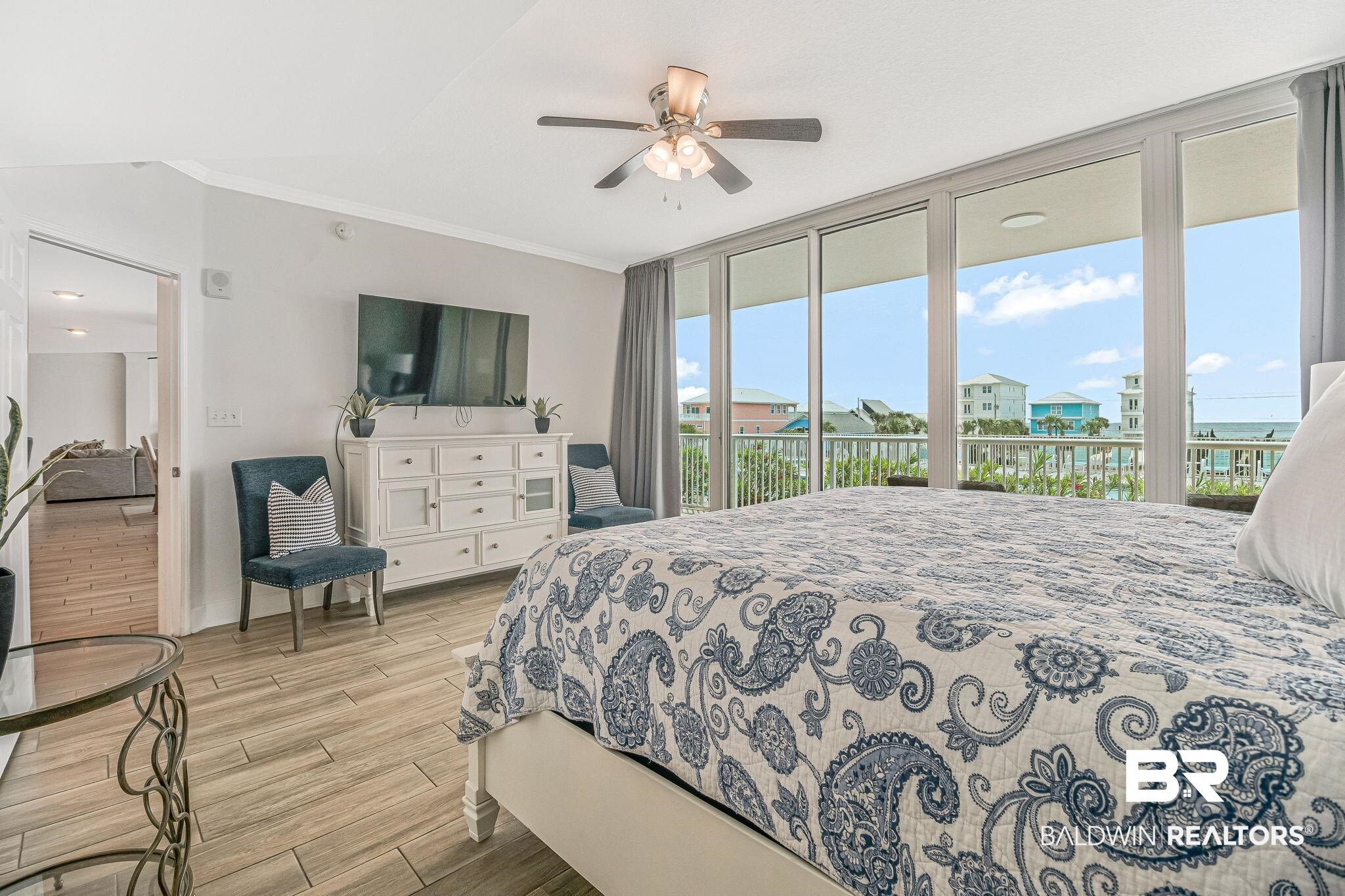 1524 WEST BEACH Boulevard 202
