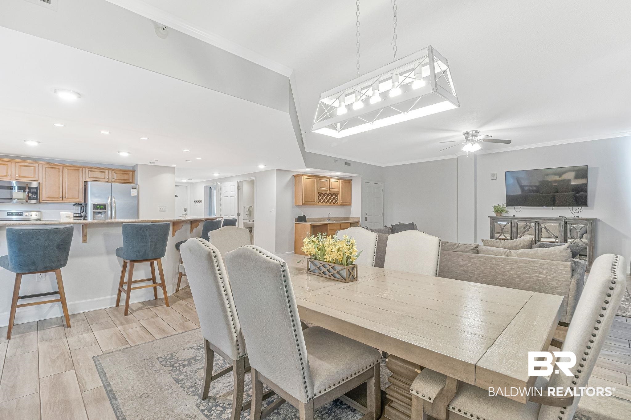 1524 WEST BEACH Boulevard 202