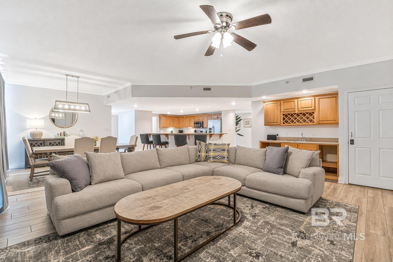 1524 WEST BEACH Boulevard 202