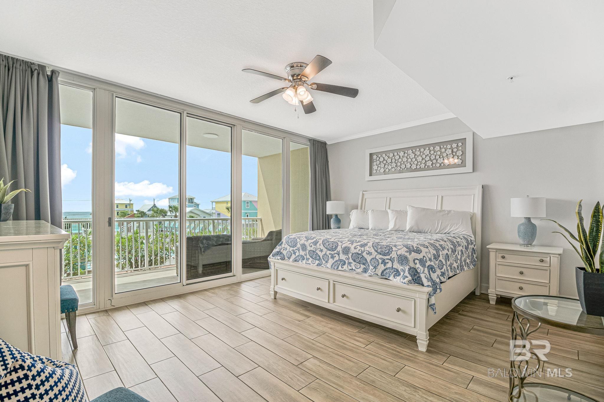 1524 WEST BEACH Boulevard 202