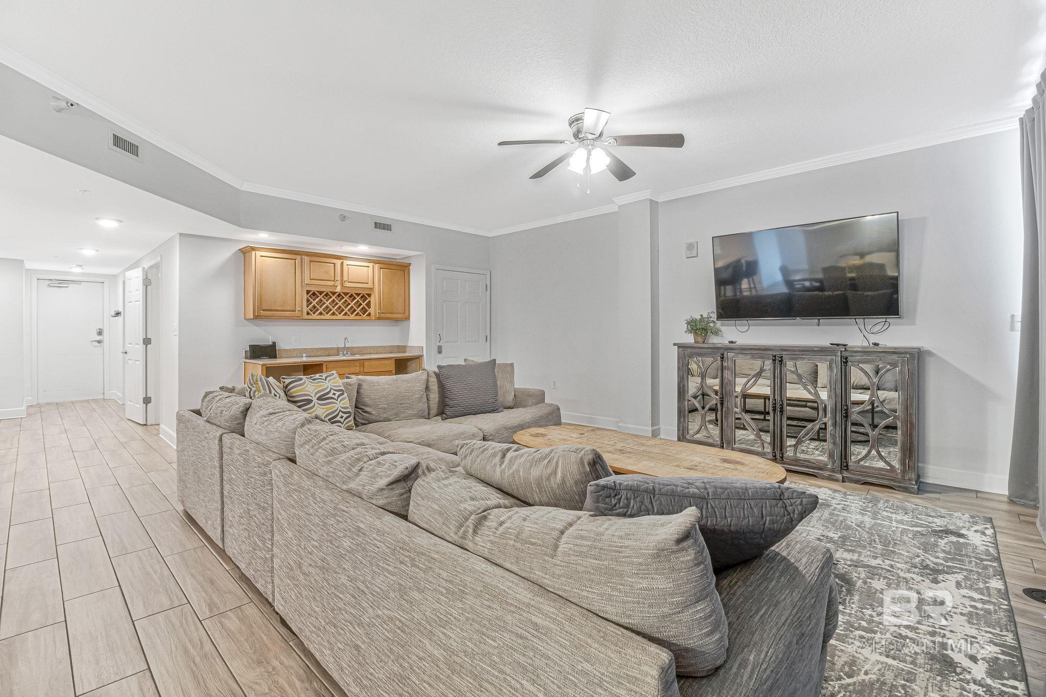 1524 WEST BEACH Boulevard 202