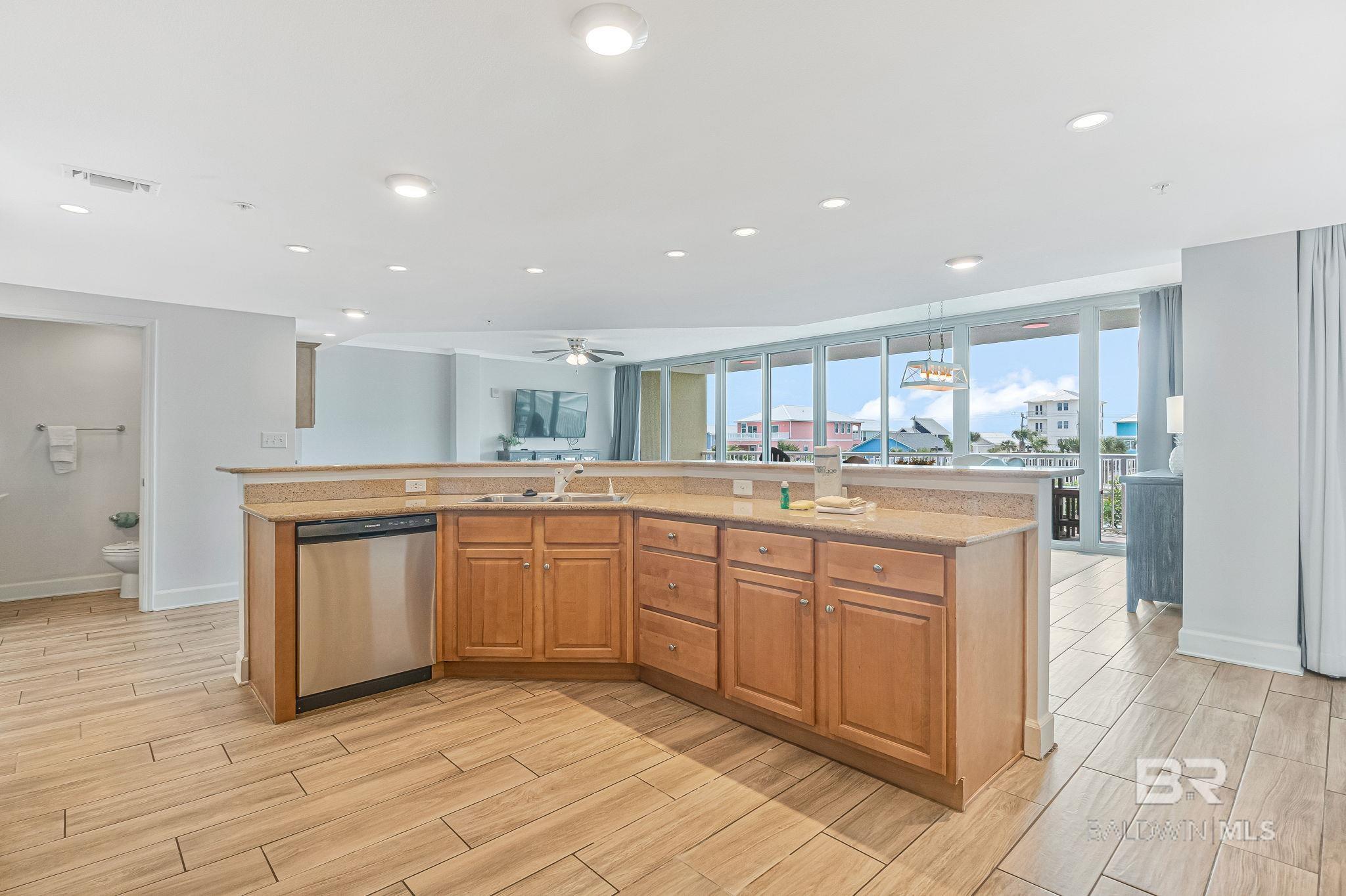 1524 WEST BEACH Boulevard 202