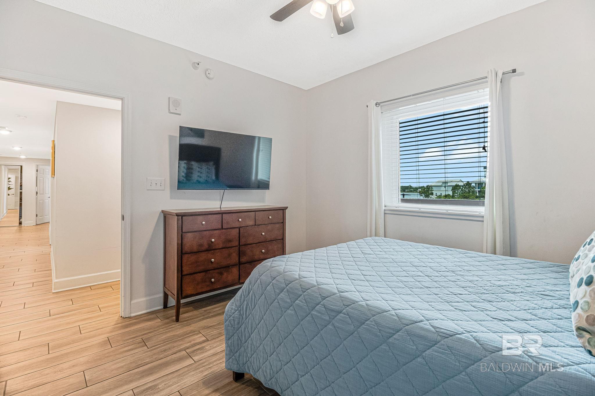 1524 WEST BEACH Boulevard 202