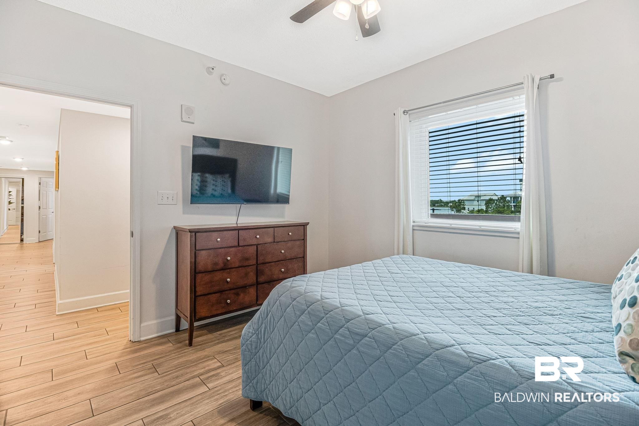 1524 WEST BEACH Boulevard 202