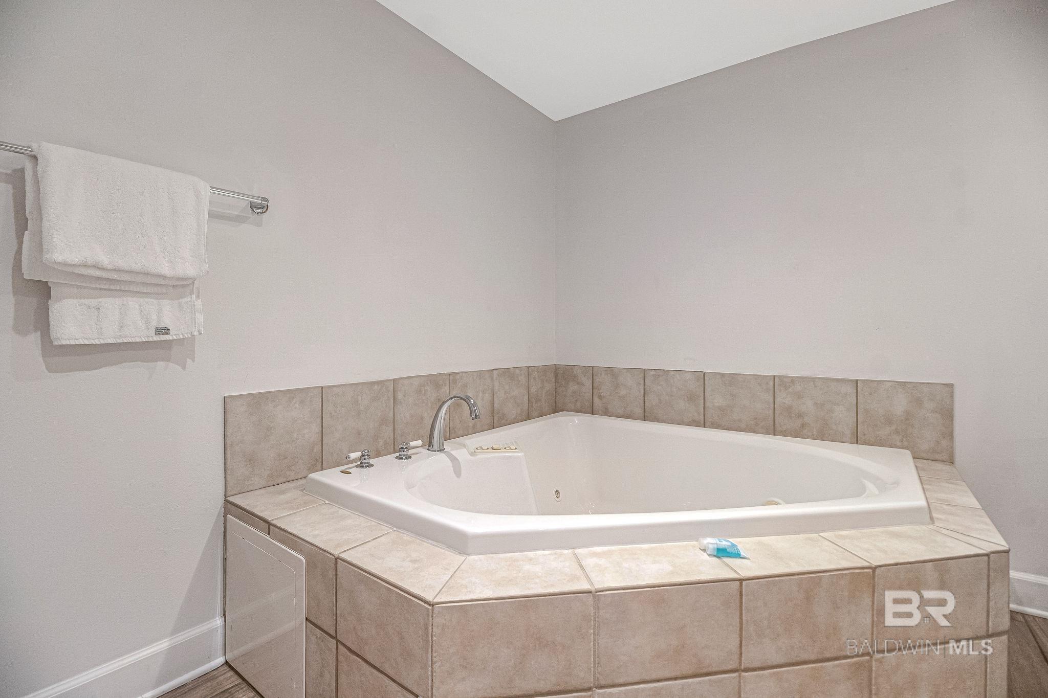 1524 WEST BEACH Boulevard 202