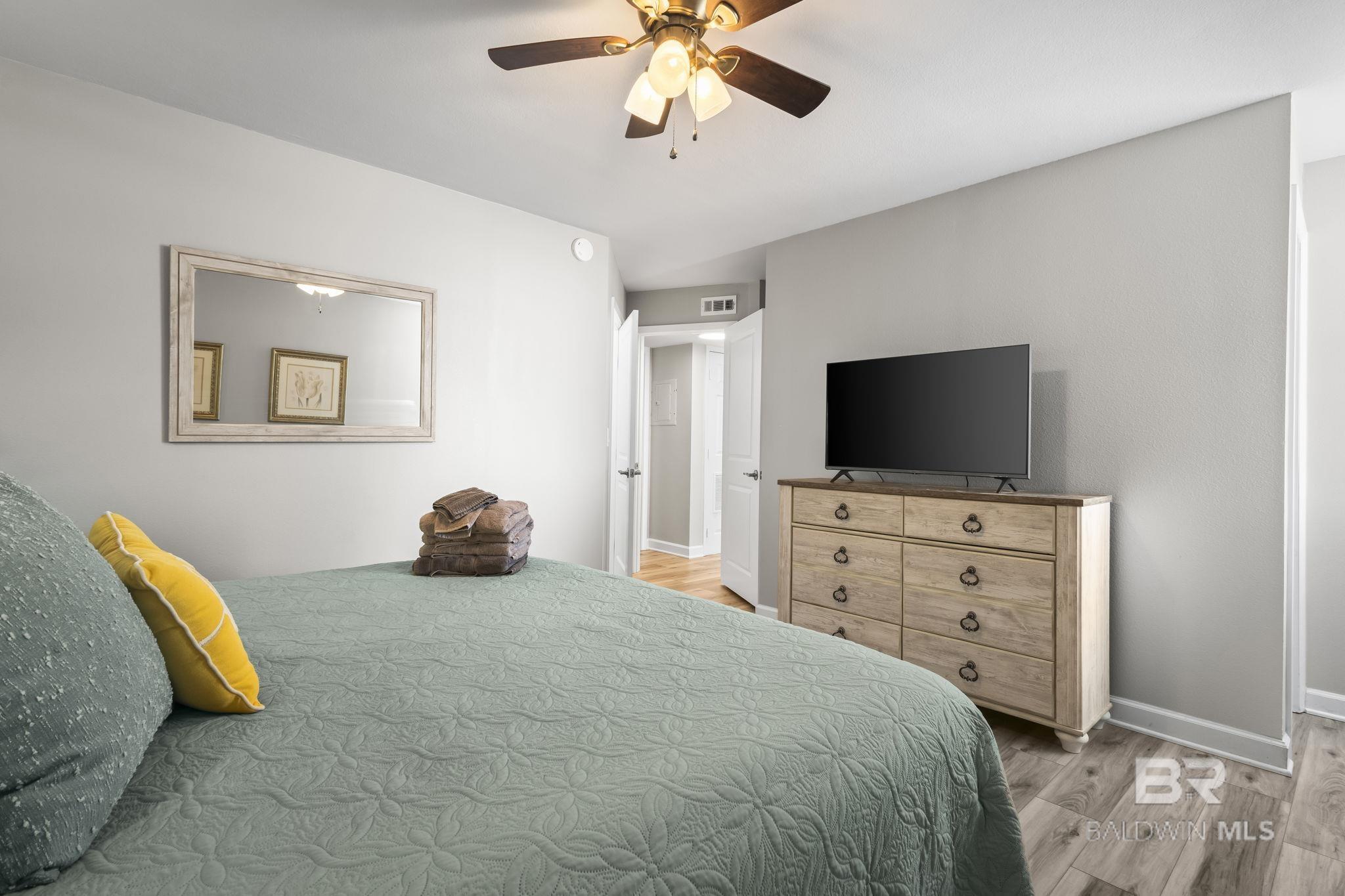 511 E Beach Boulevard 405