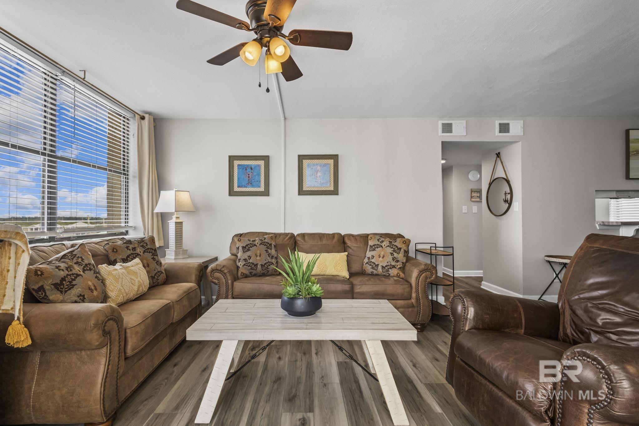 511 E Beach Boulevard 405