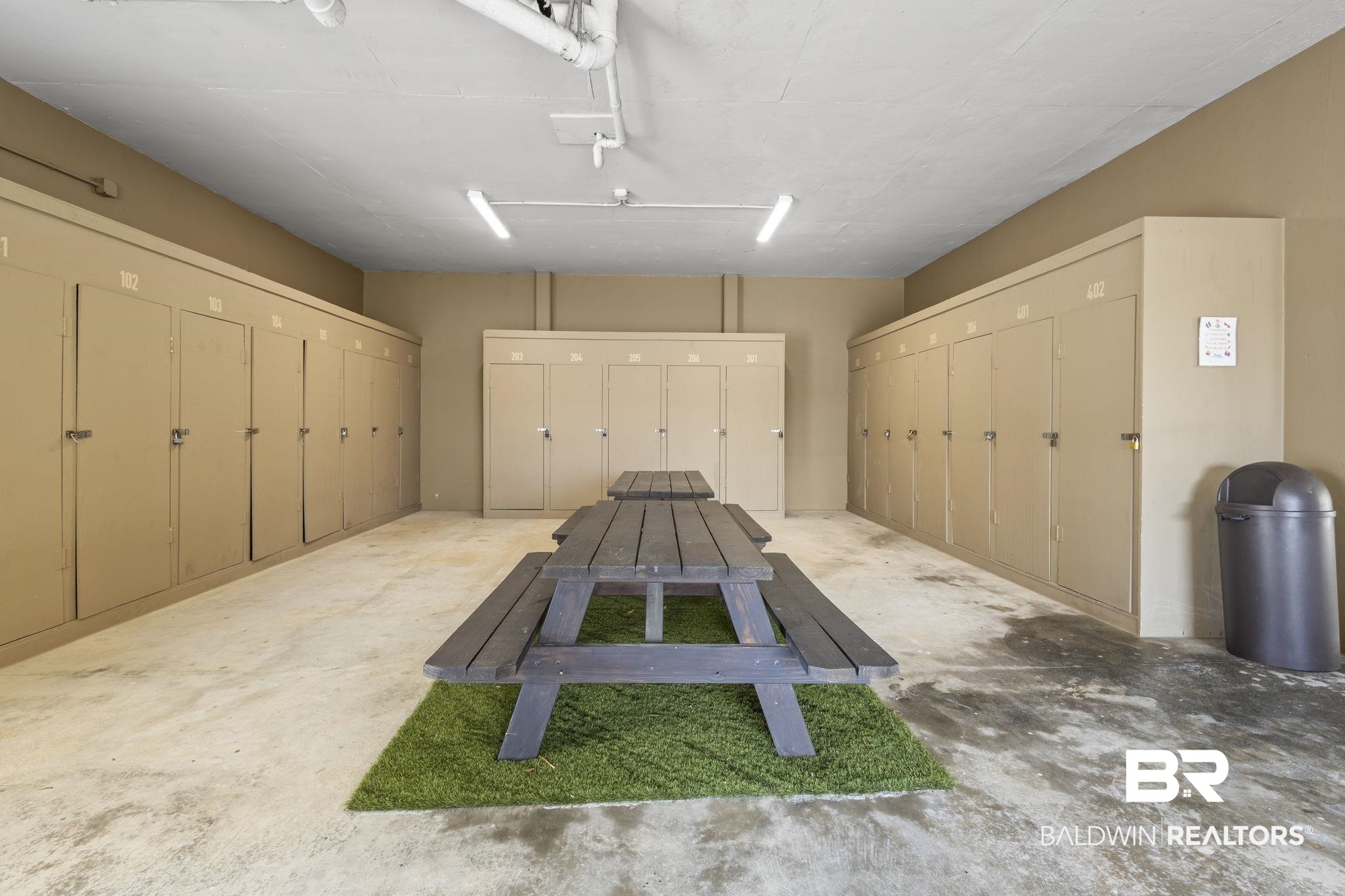 511 E Beach Boulevard 405