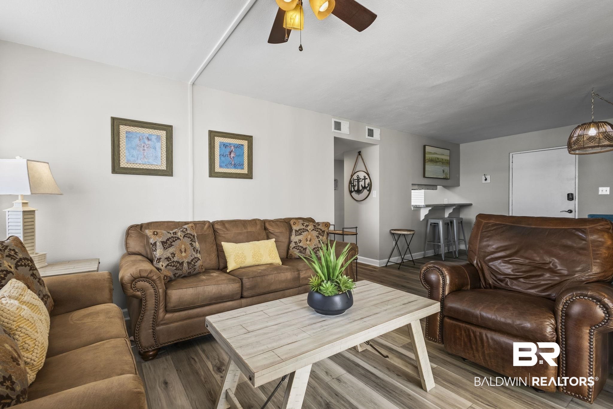 511 E Beach Boulevard 405