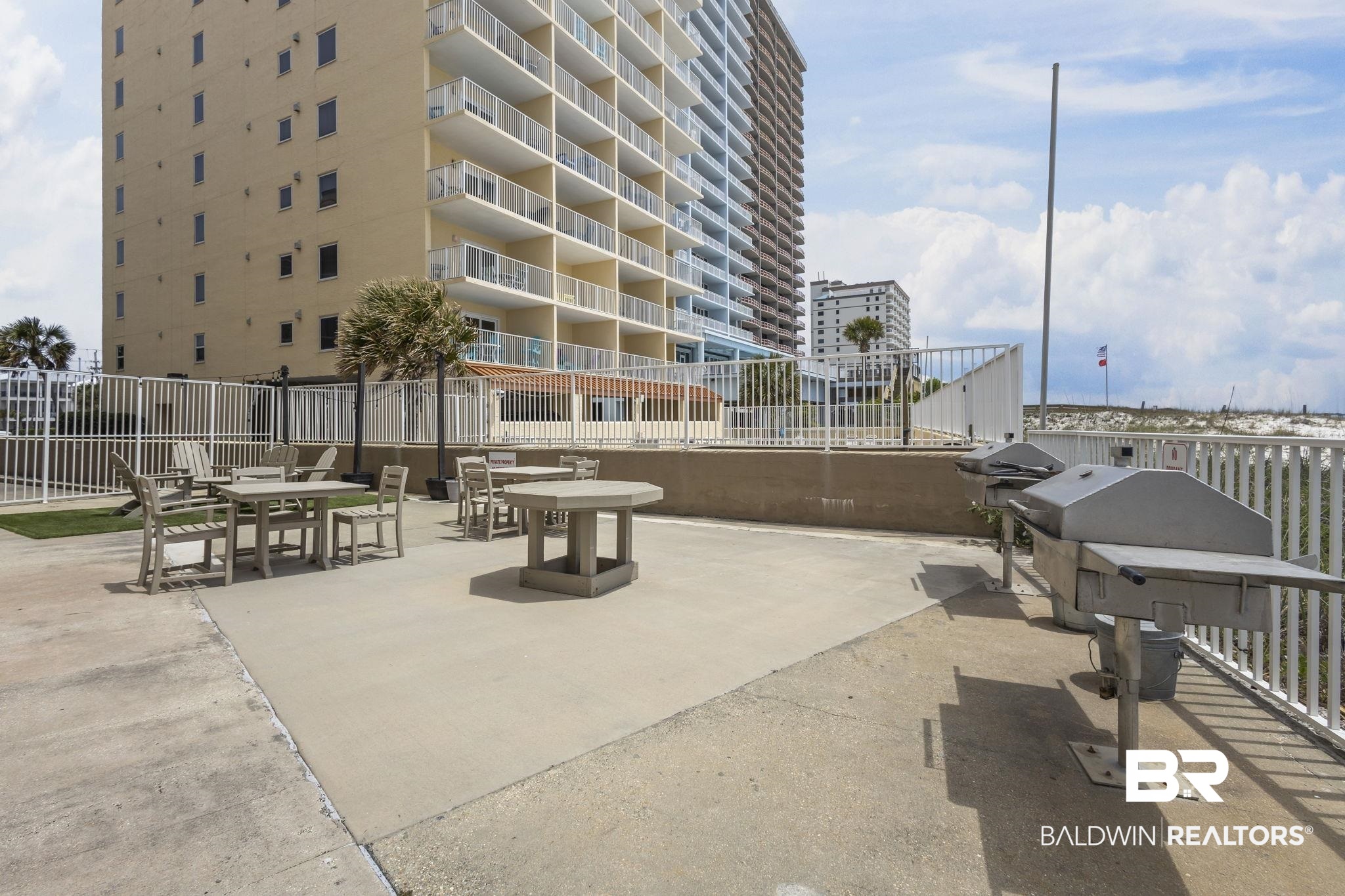 511 E Beach Boulevard 405