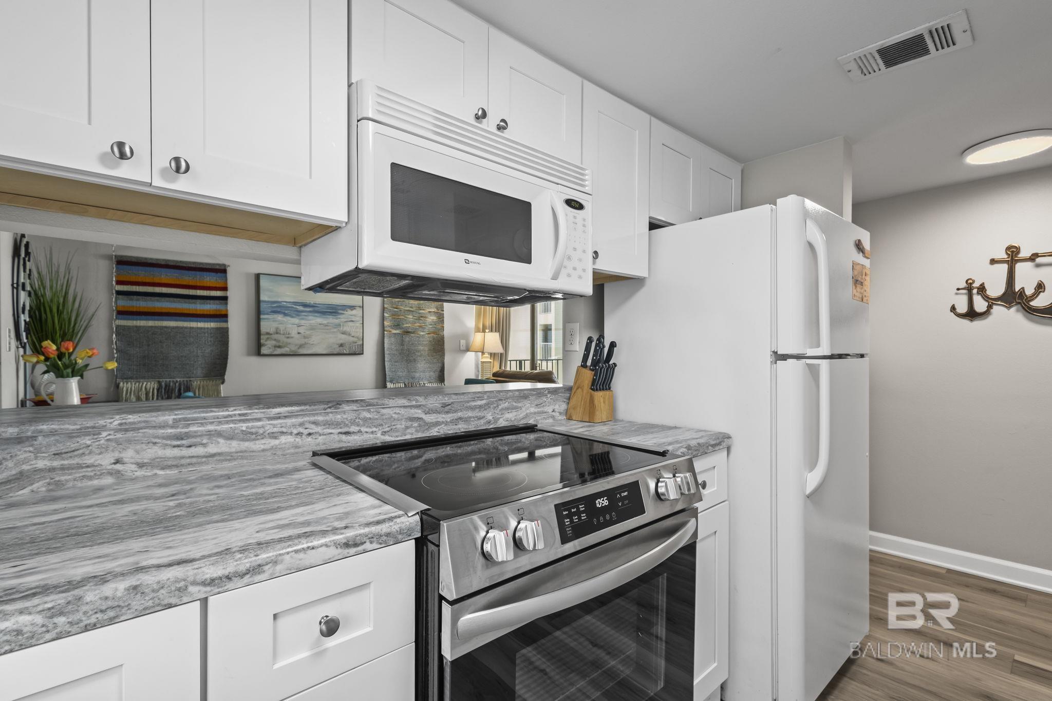 511 E Beach Boulevard 405