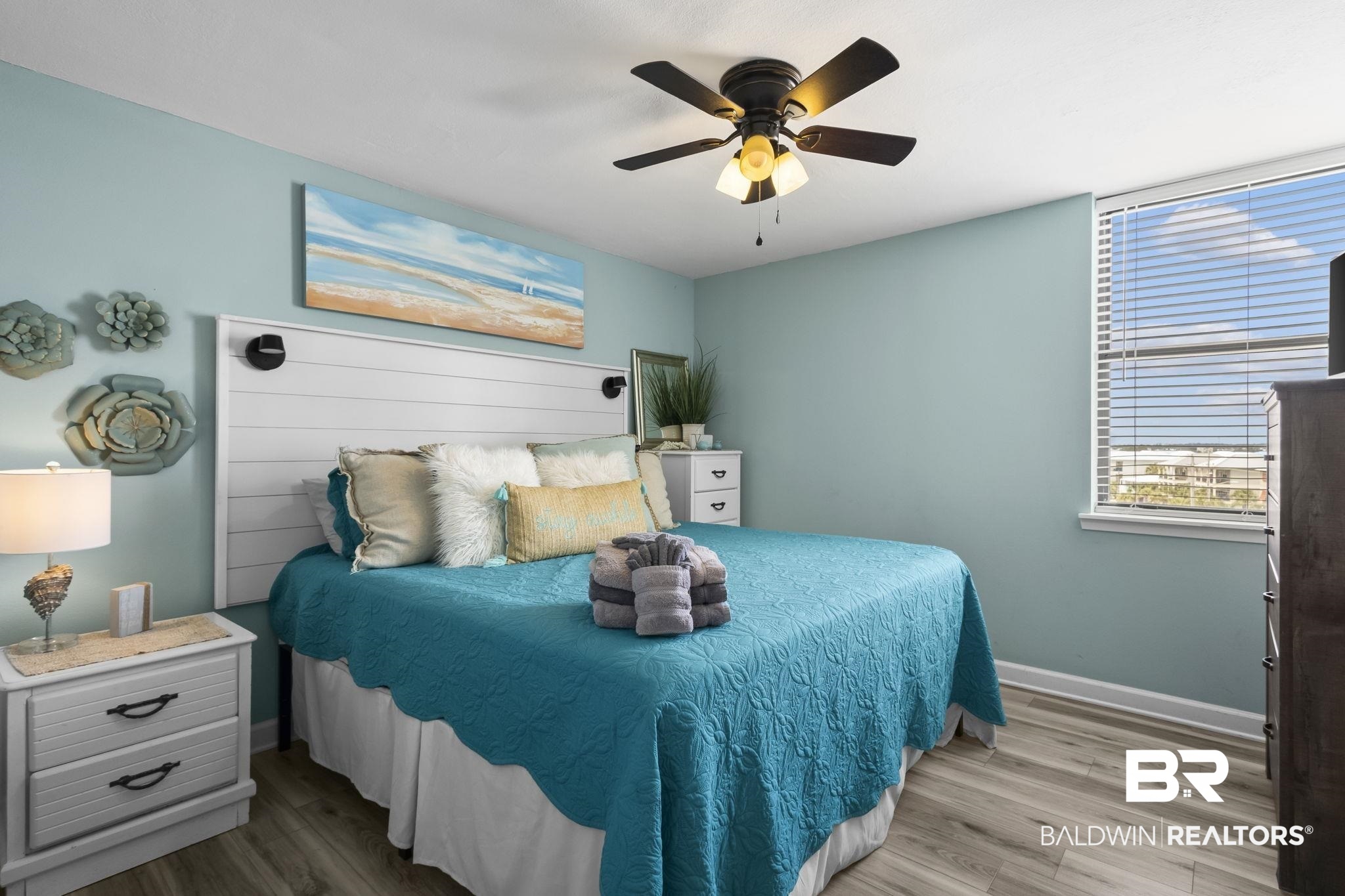 511 E Beach Boulevard 405