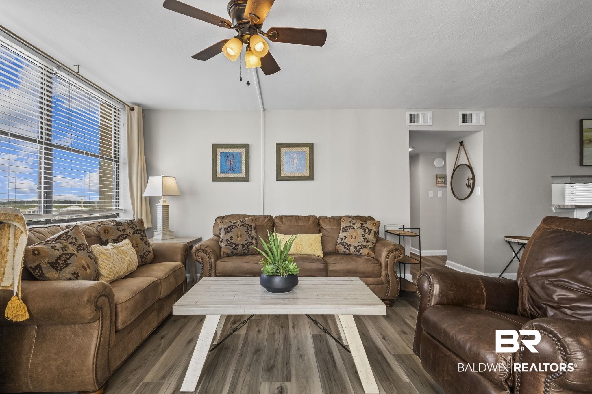 511 E Beach Boulevard 405