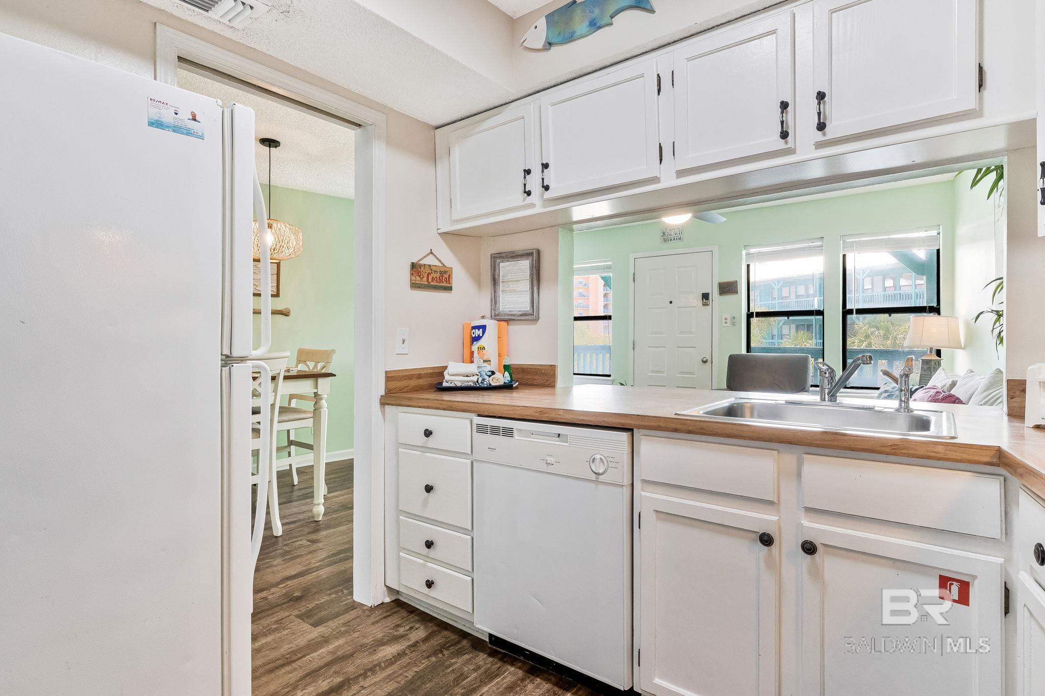 952 WEST BEACH Boulevard 214