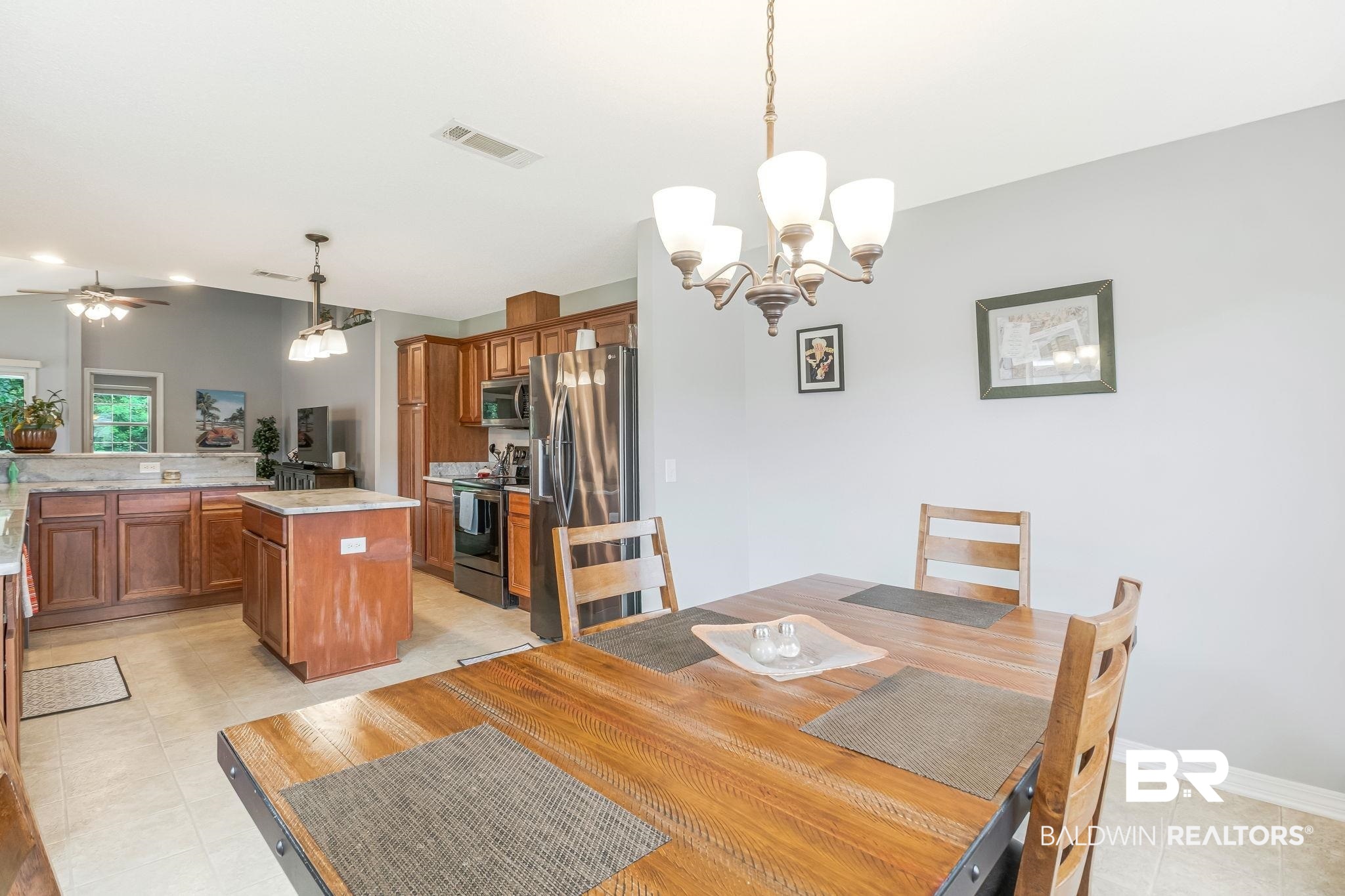 670 Mozingo Lane