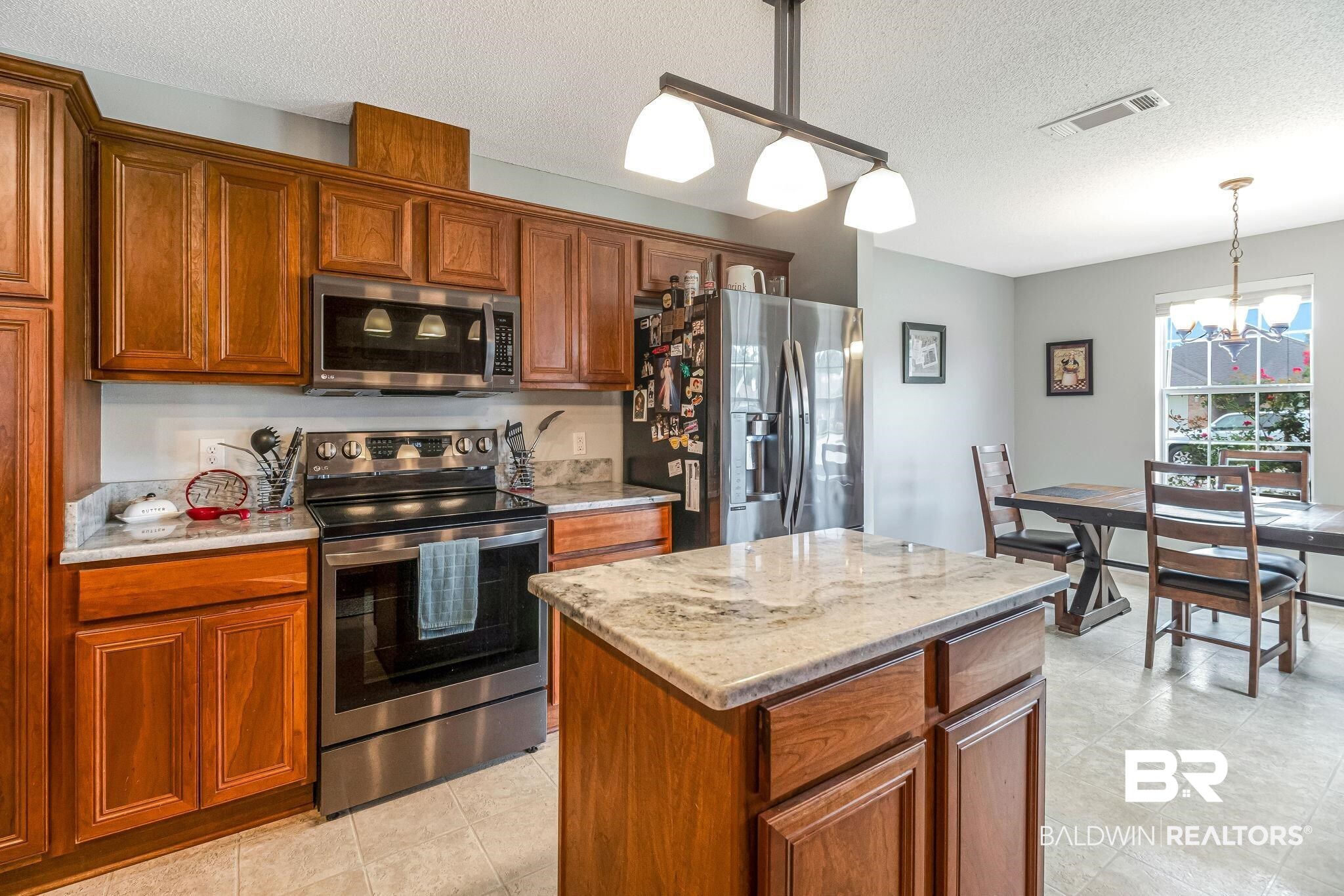 670 Mozingo Lane