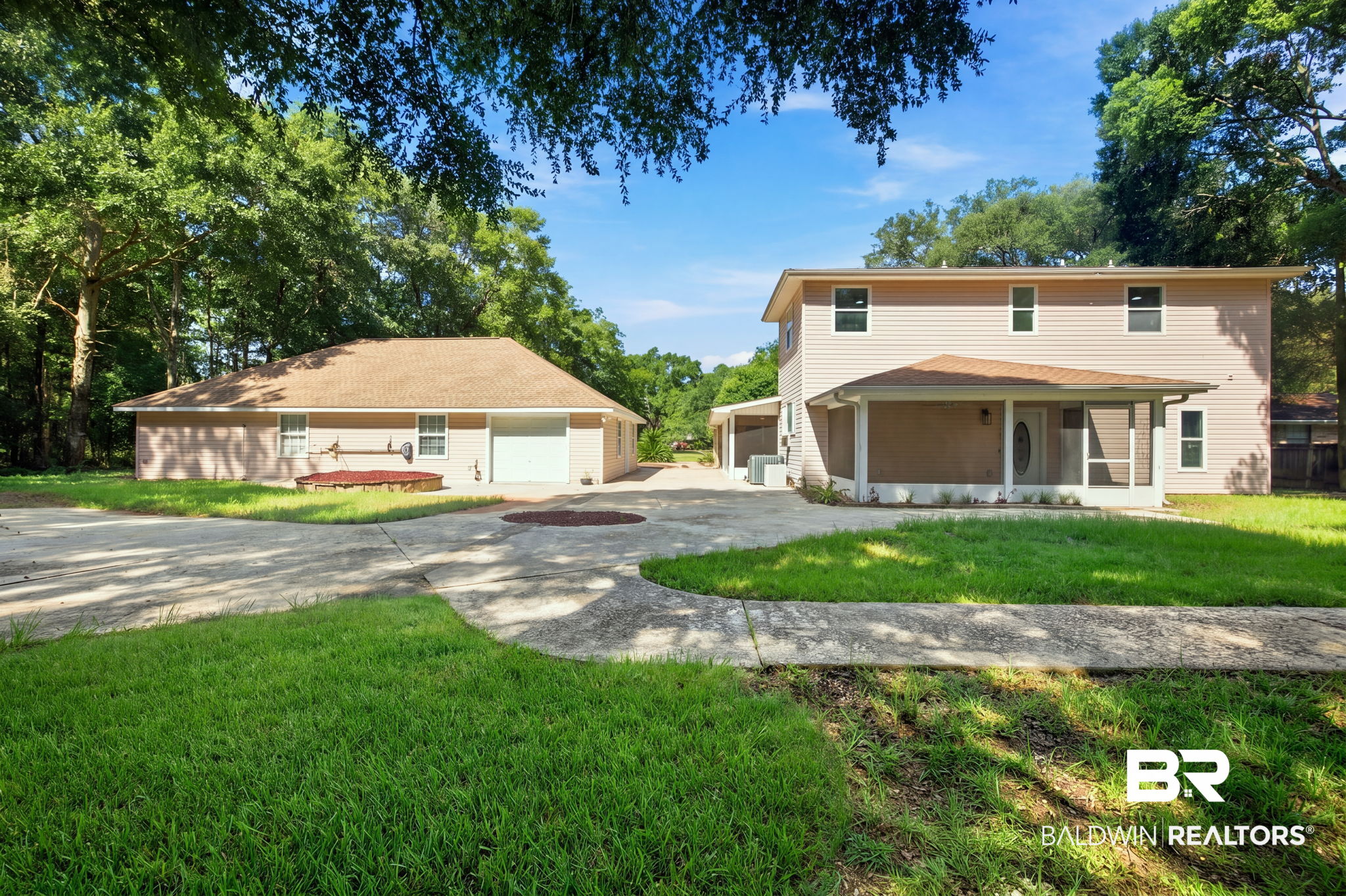 9092 Woodland Drive