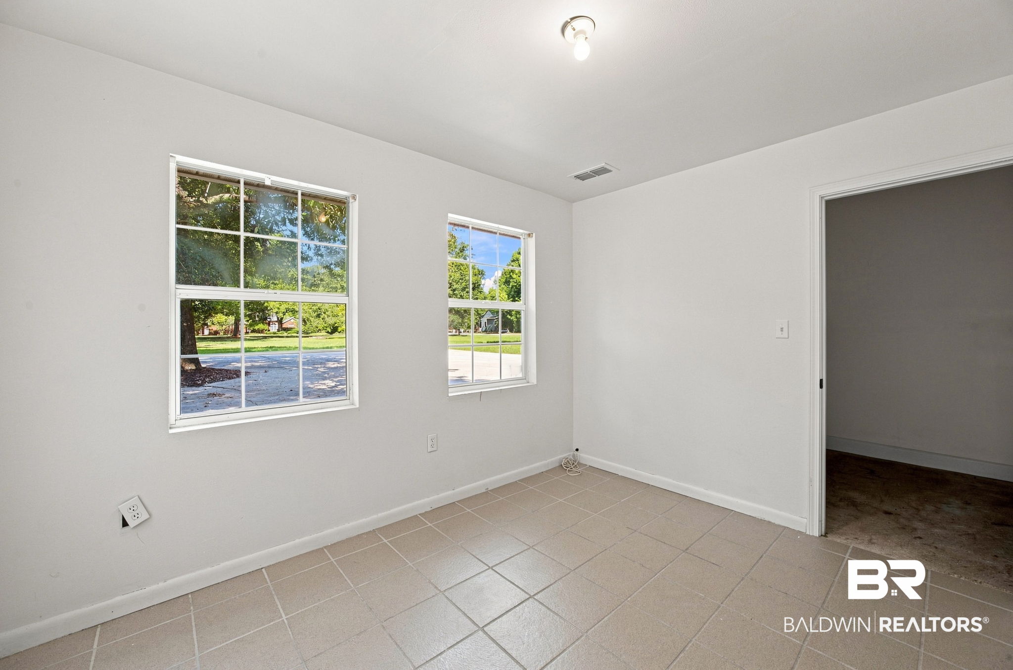 9092 Woodland Drive
