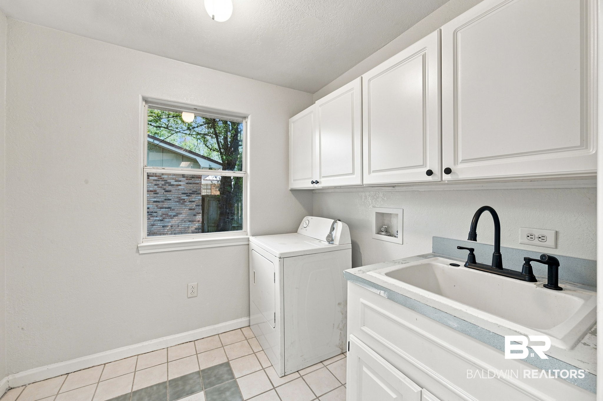 9092 Woodland Drive