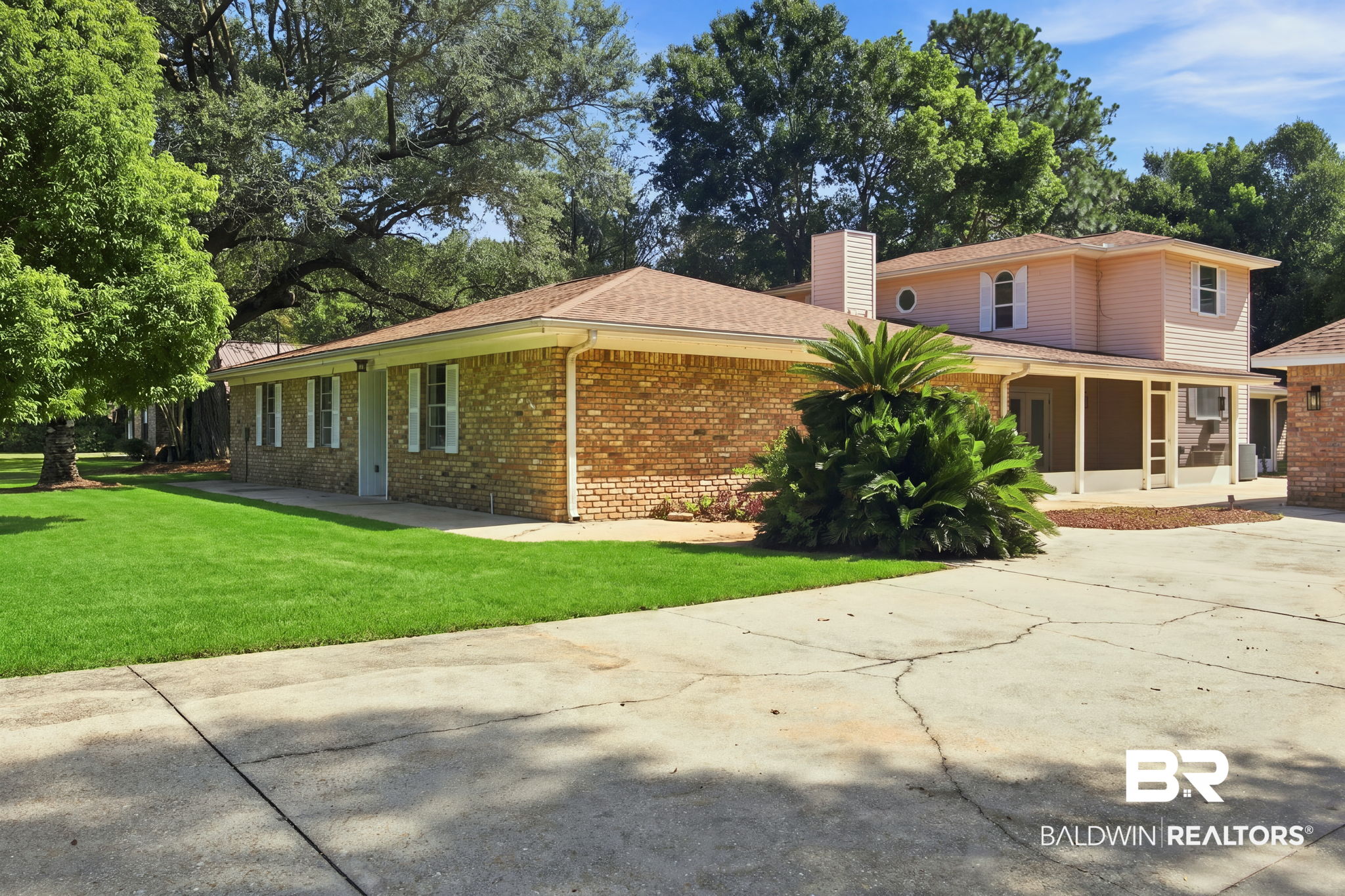 9092 Woodland Drive