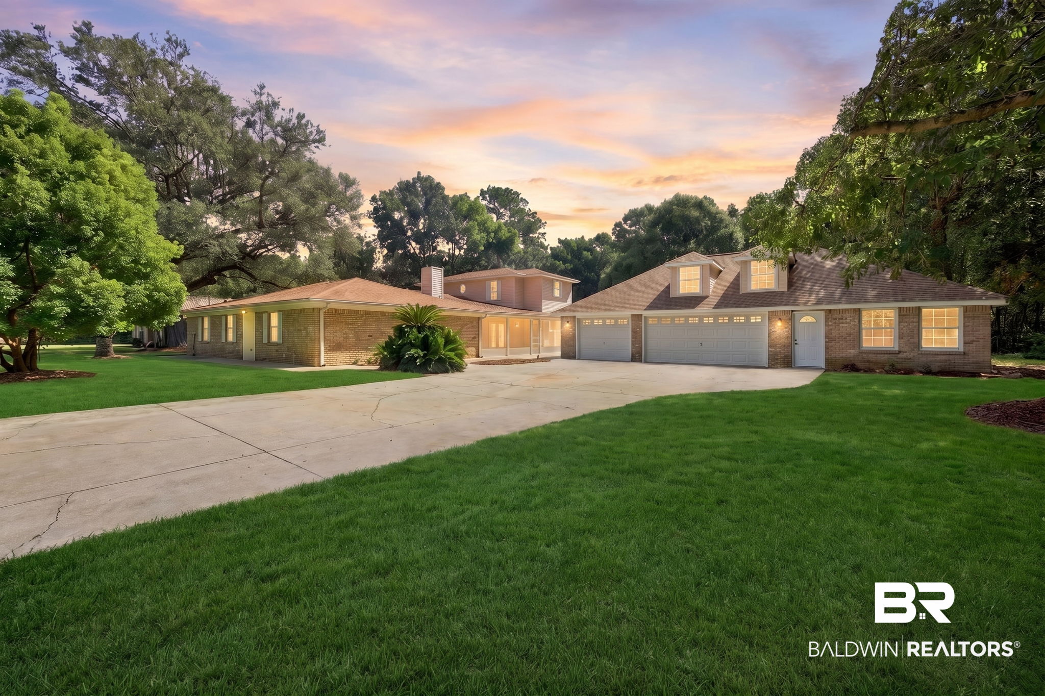 9092 Woodland Drive