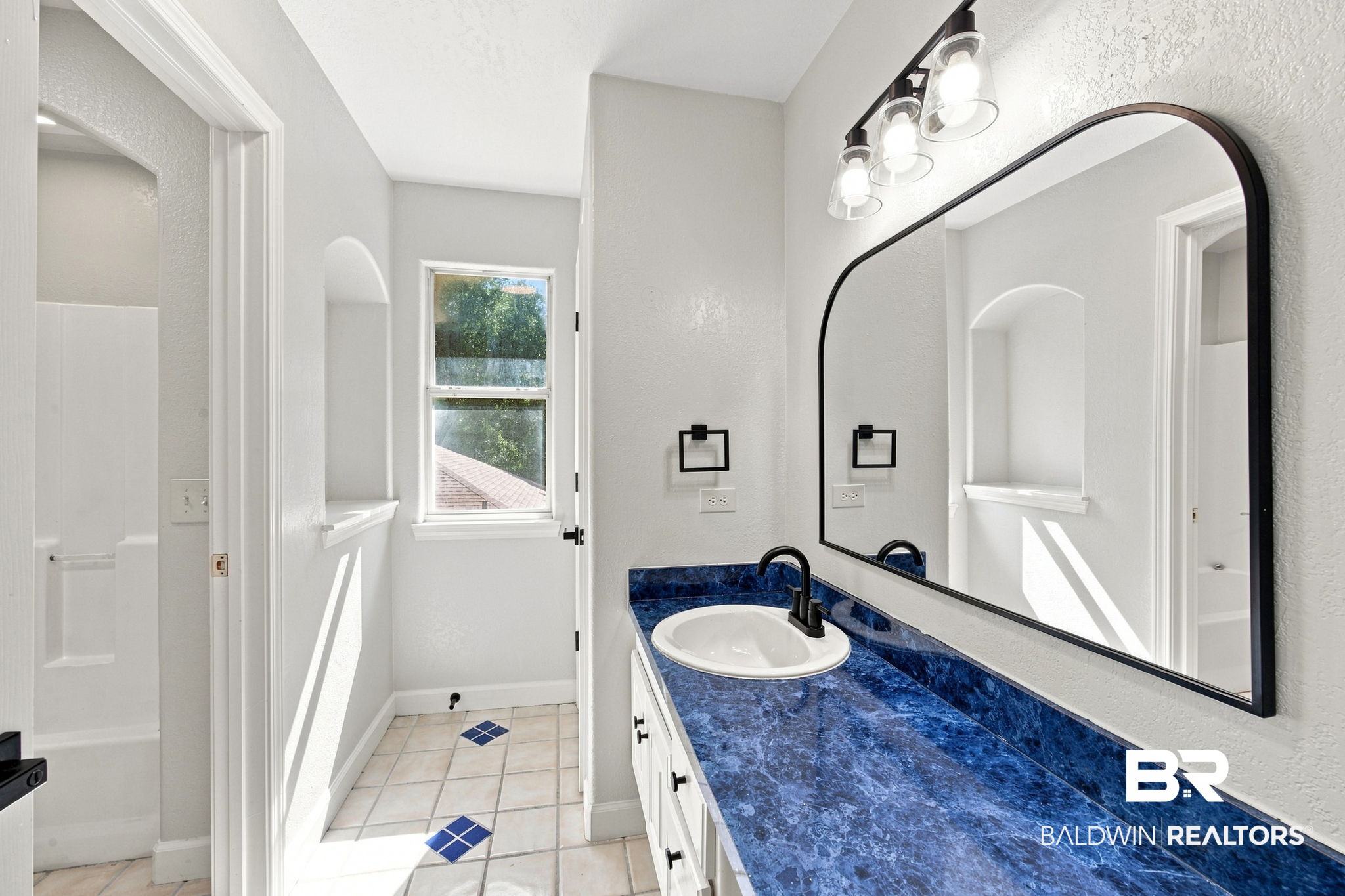 9092 Woodland Drive