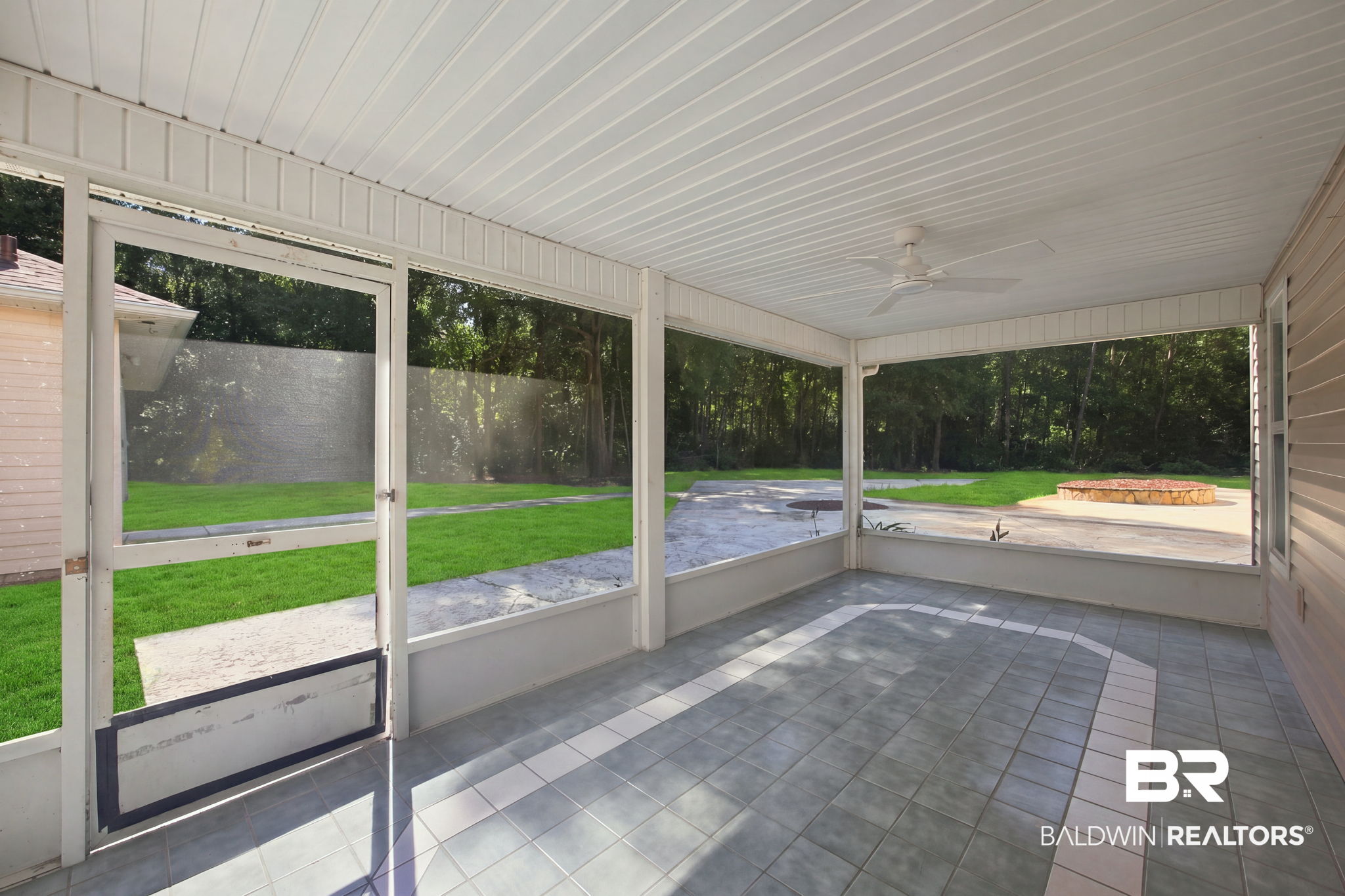 9092 Woodland Drive