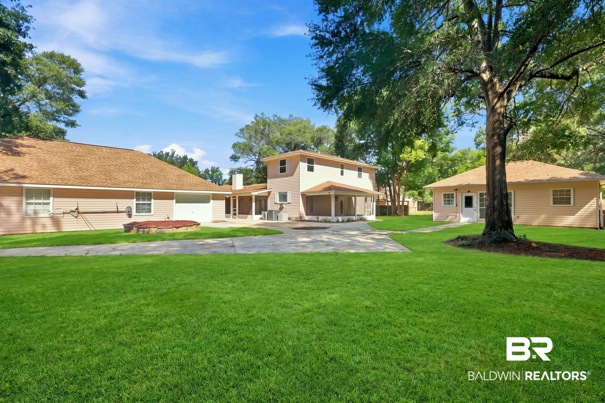 9092 Woodland Drive