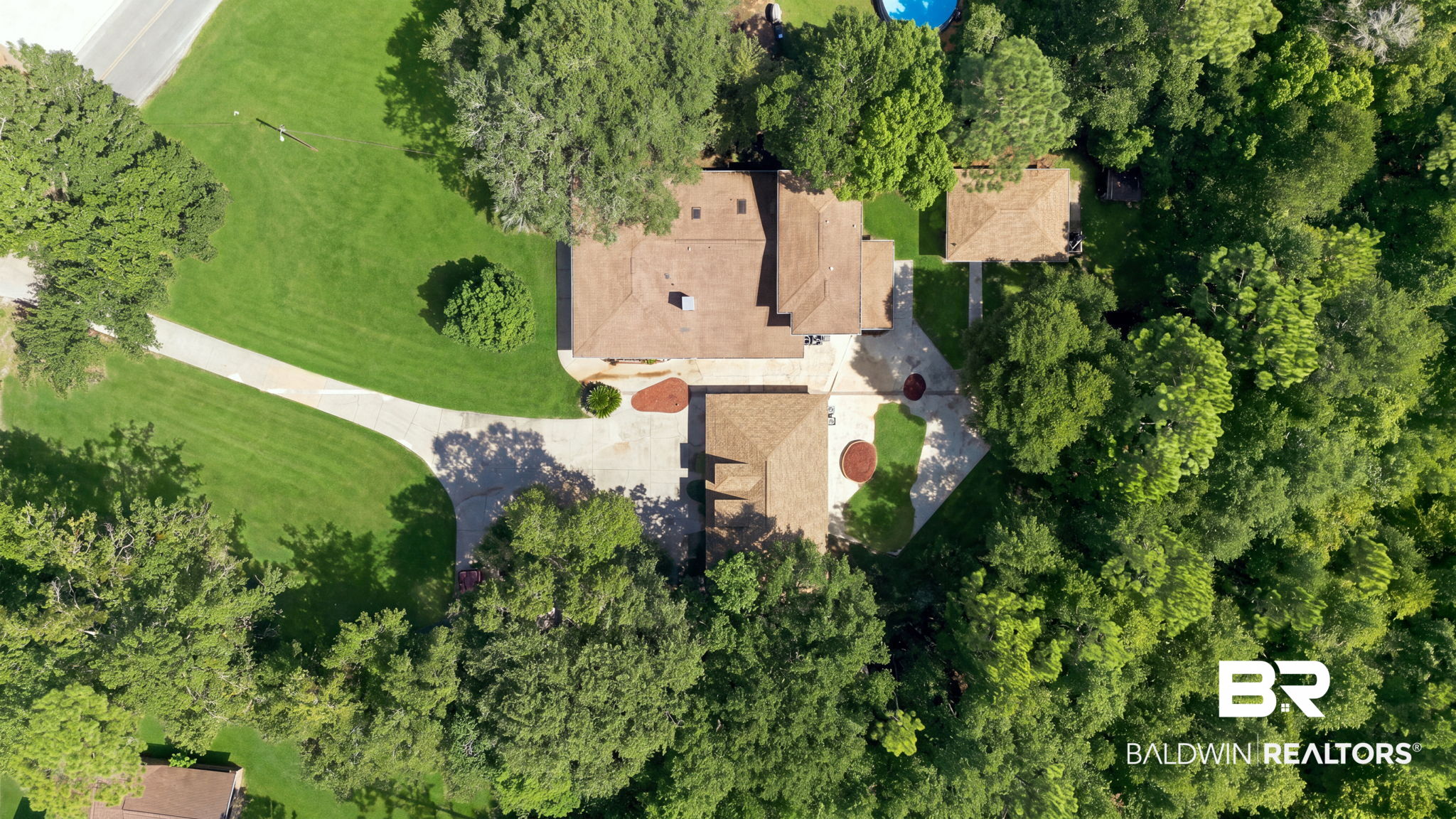 9092 Woodland Drive