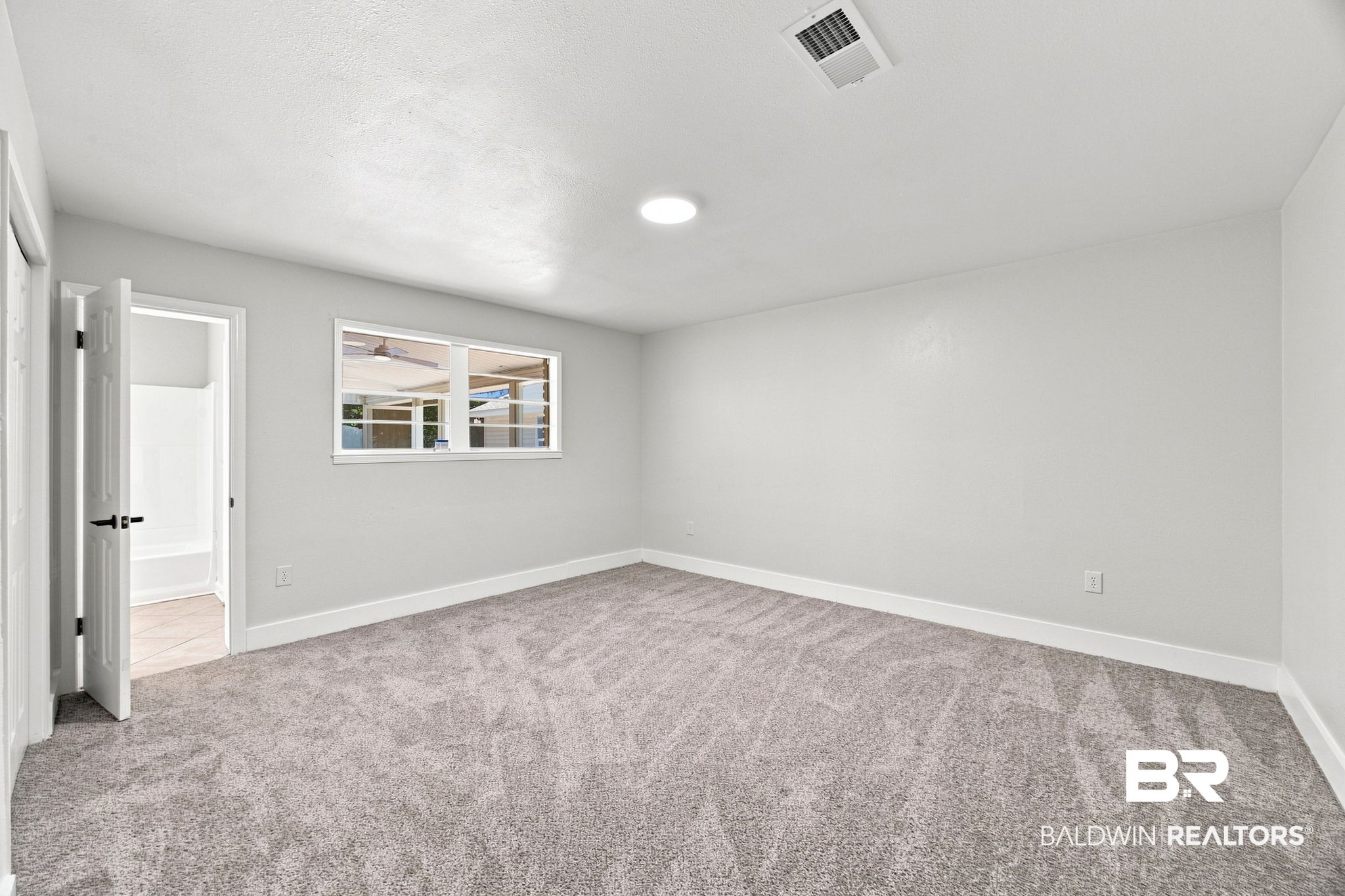 9092 Woodland Drive