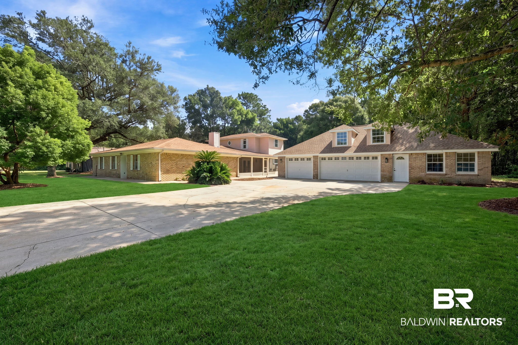 9092 Woodland Drive