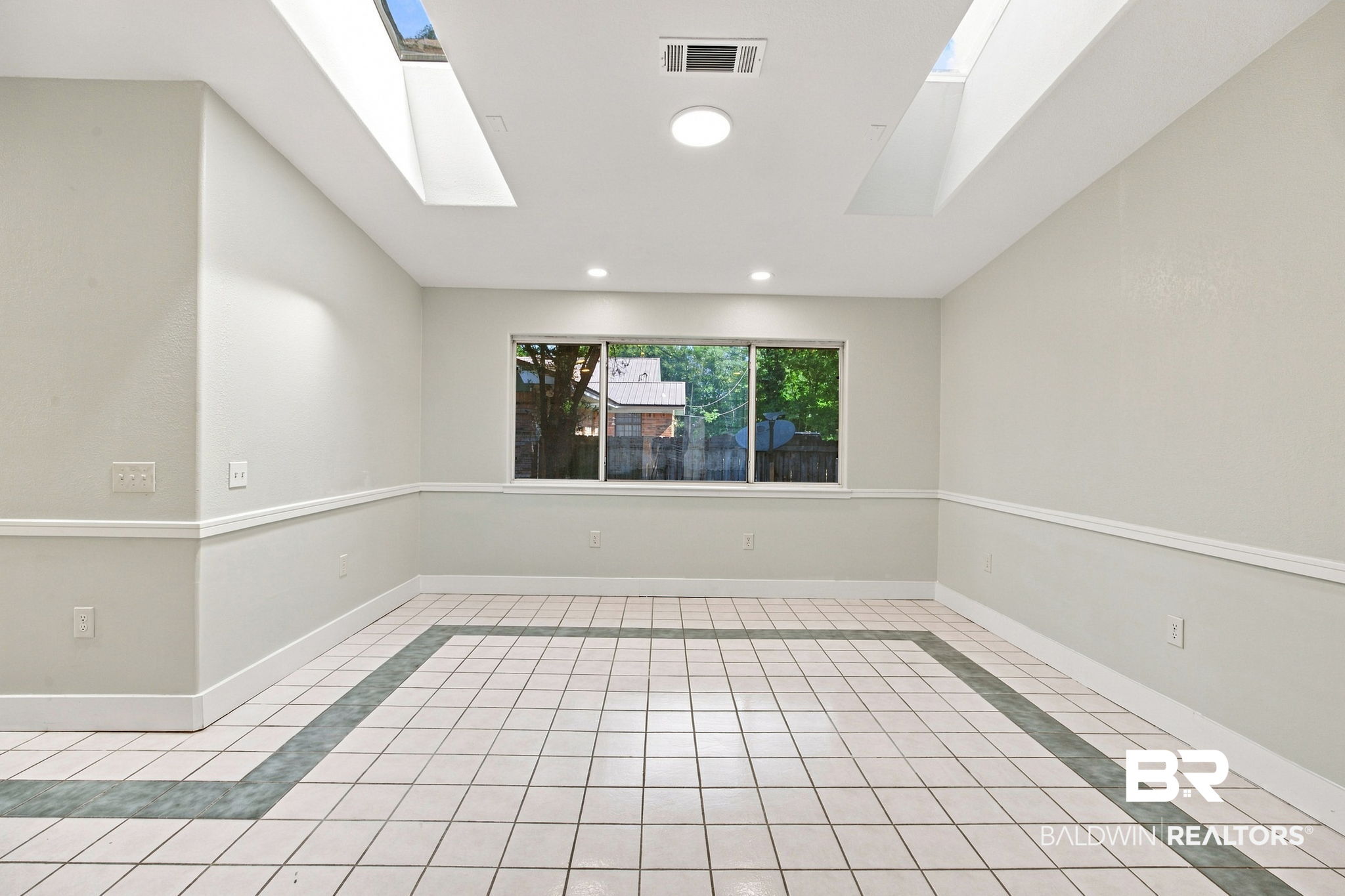 9092 Woodland Drive