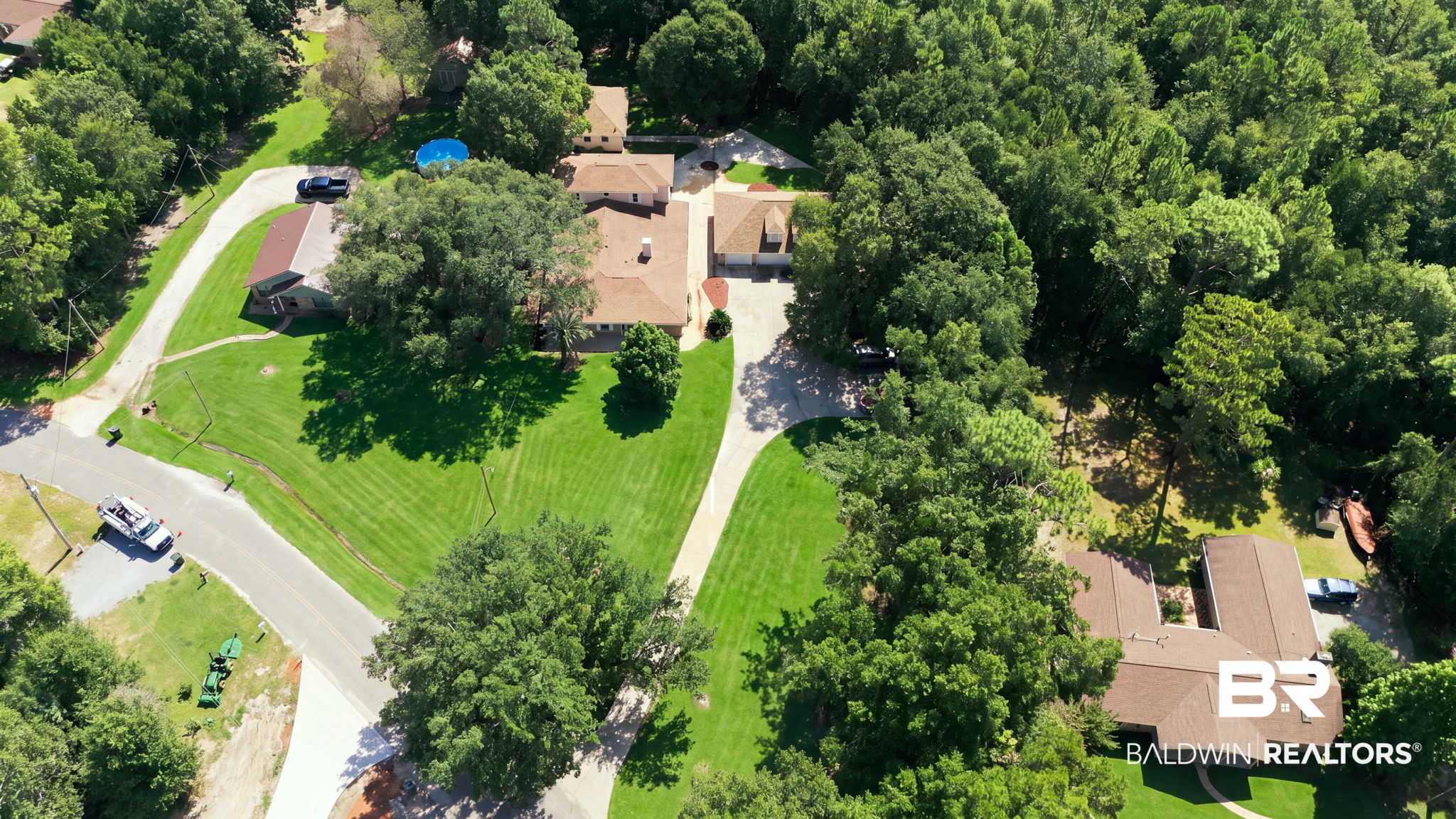 9092 Woodland Drive