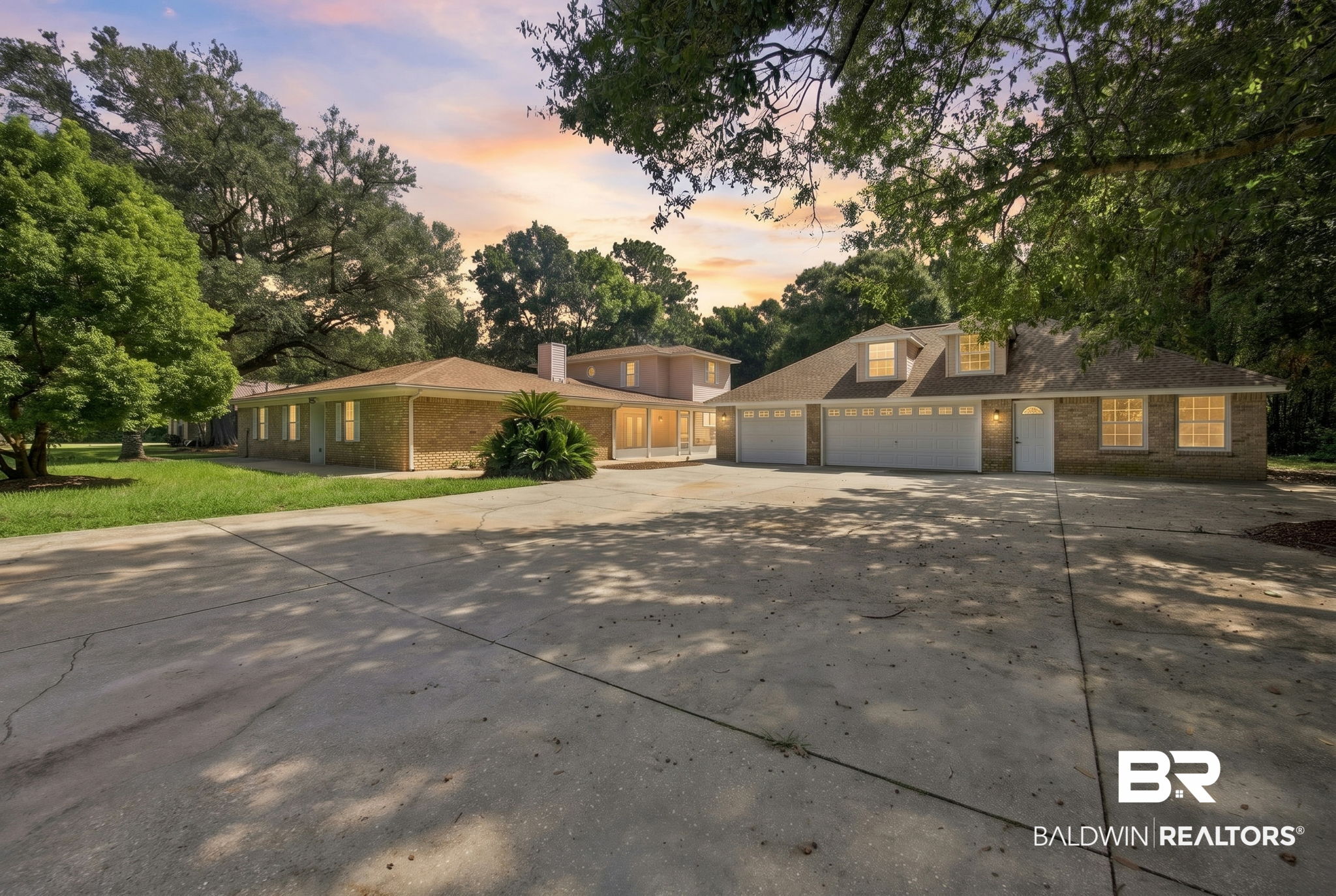 9092 Woodland Drive