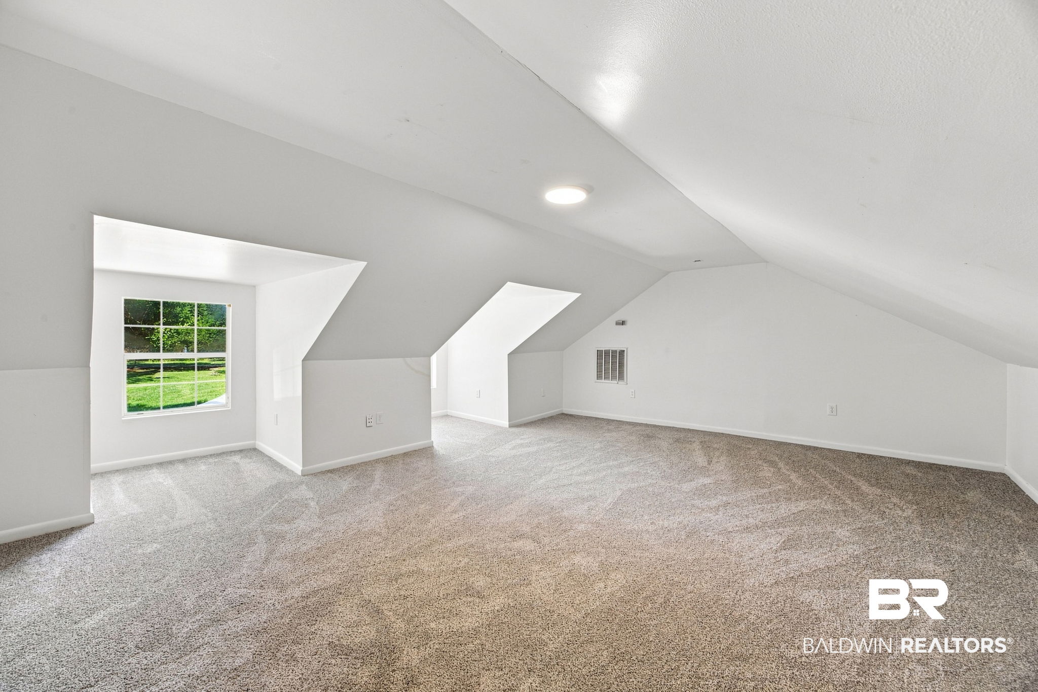 9092 Woodland Drive