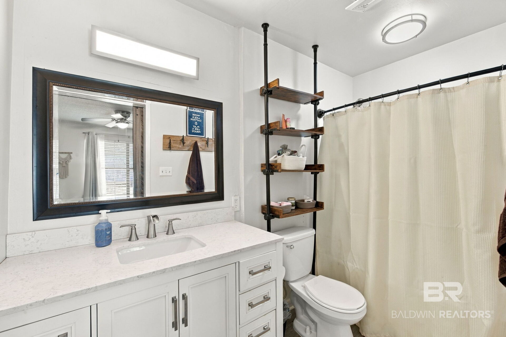 24778 Wolf Bay Ter