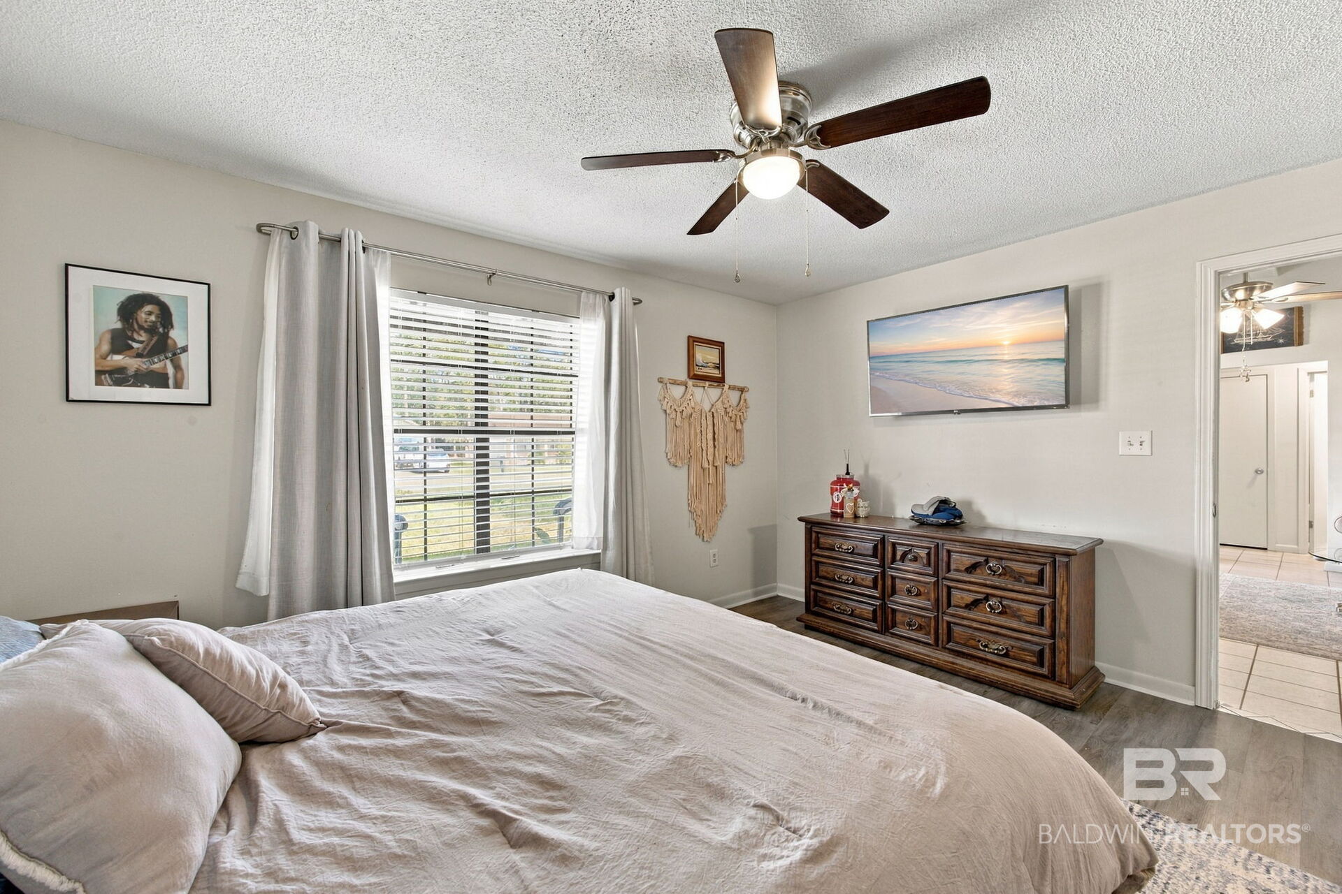 24778 Wolf Bay Ter