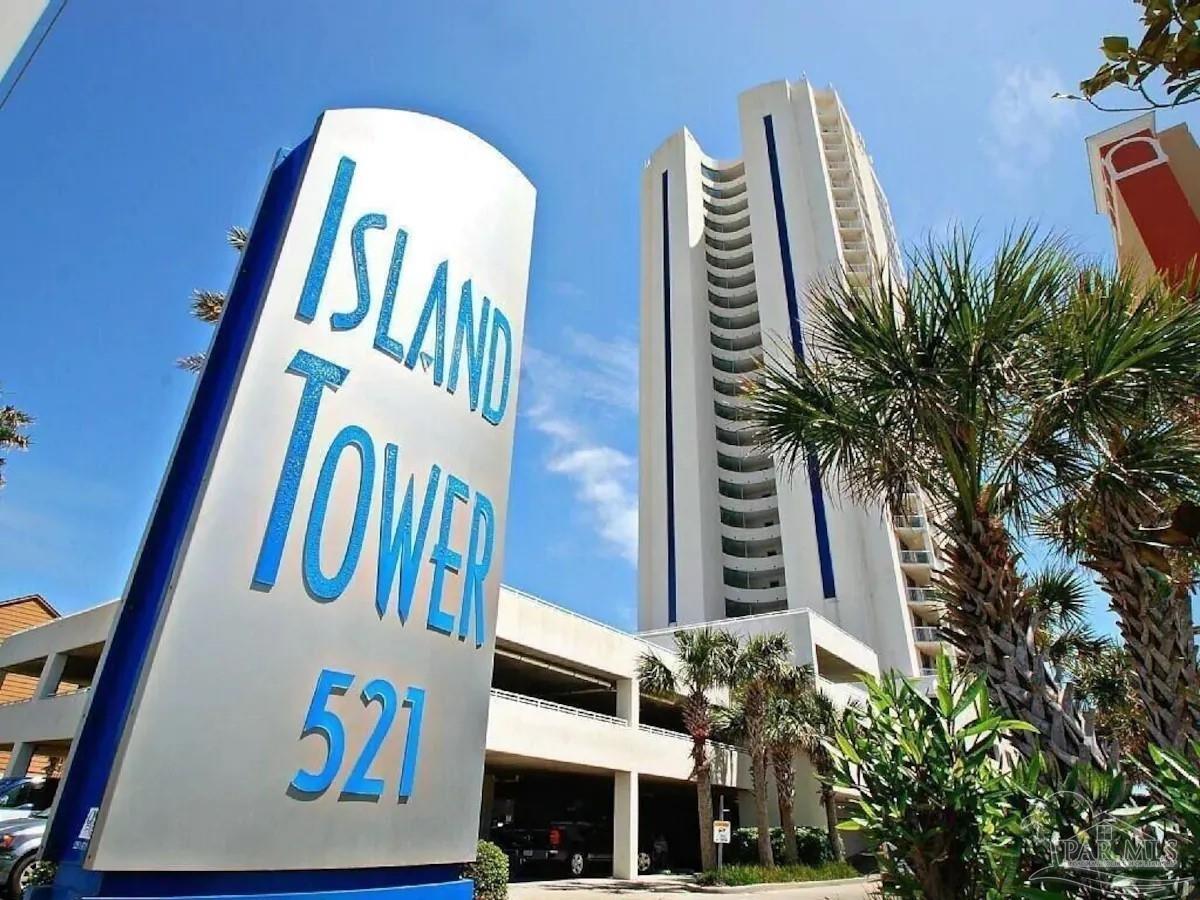 521 W Beach Blvd # 702