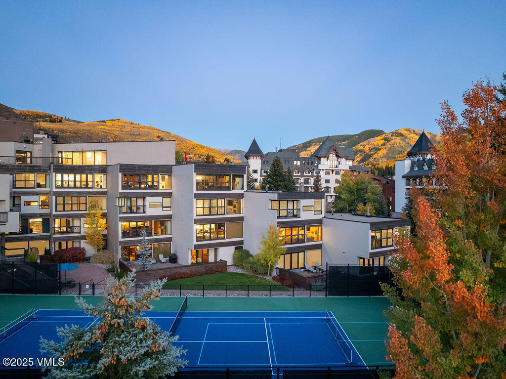 710 W Lionshead Circle 311