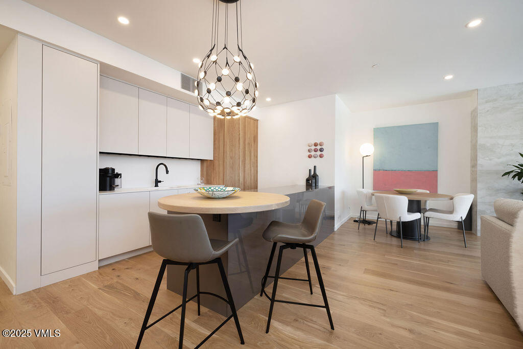 710 W Lionshead Circle 311