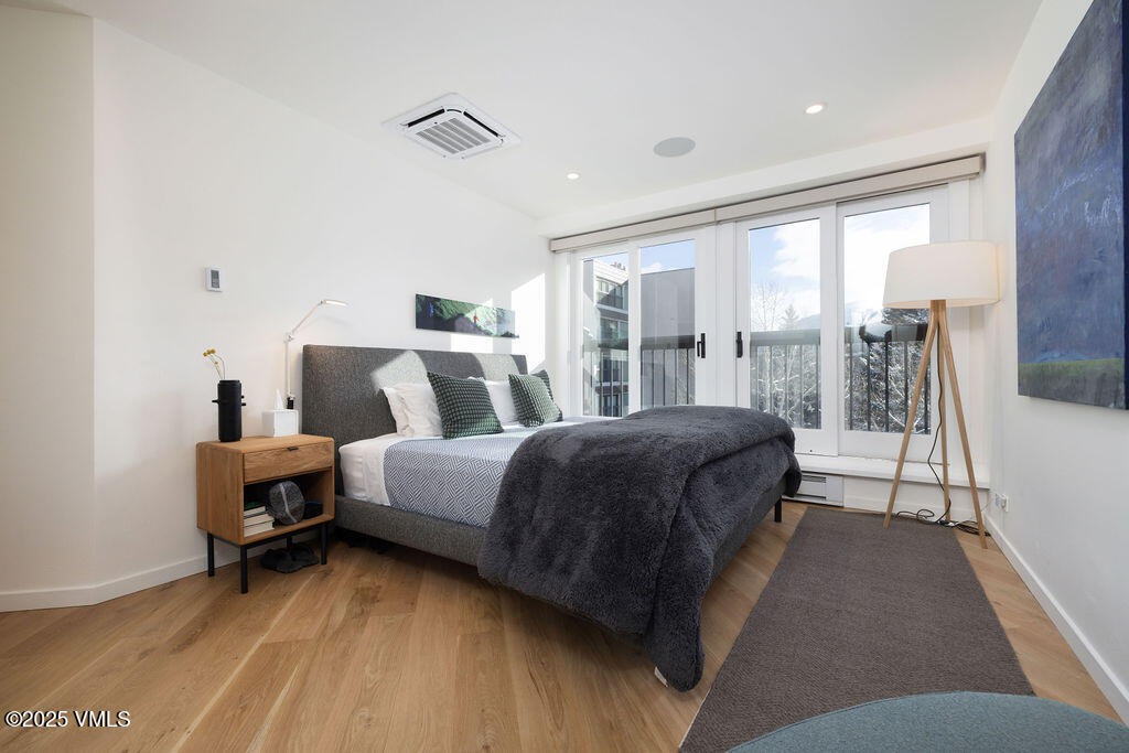 710 W Lionshead Circle 311