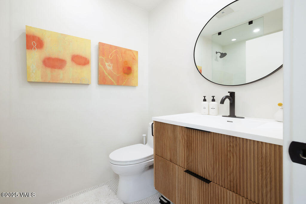 710 W Lionshead Circle 311