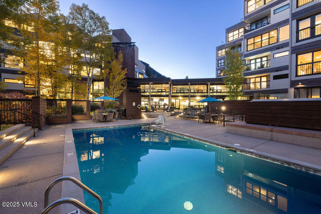 710 W Lionshead Circle 311