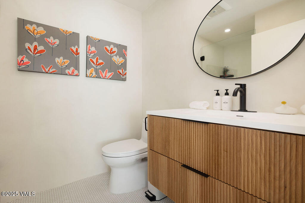 710 W Lionshead Circle 311