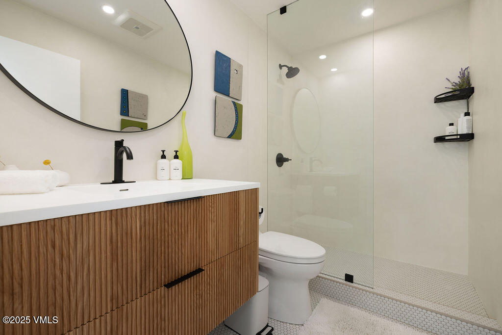 710 W Lionshead Circle 311