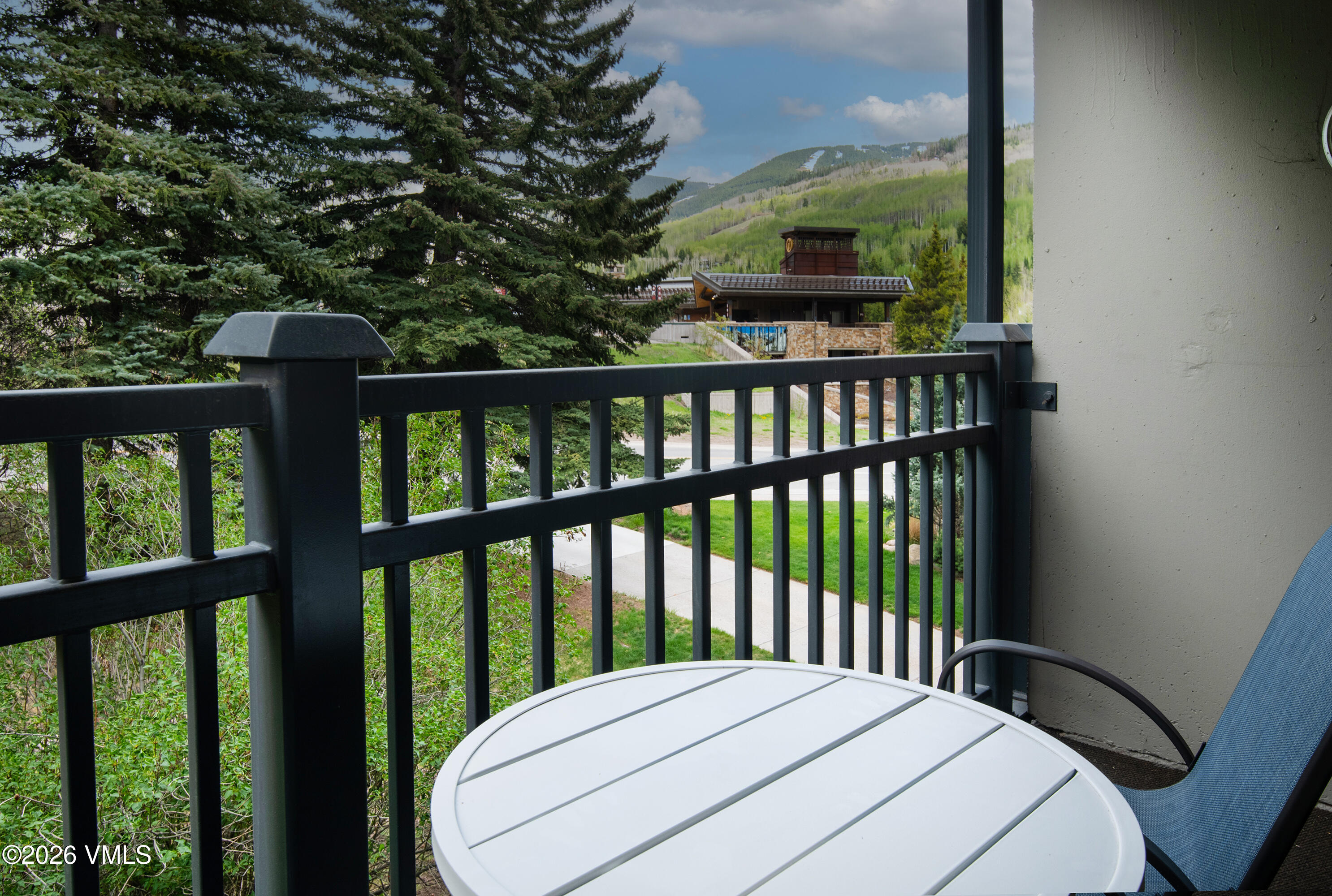508 E Lionshead 208
