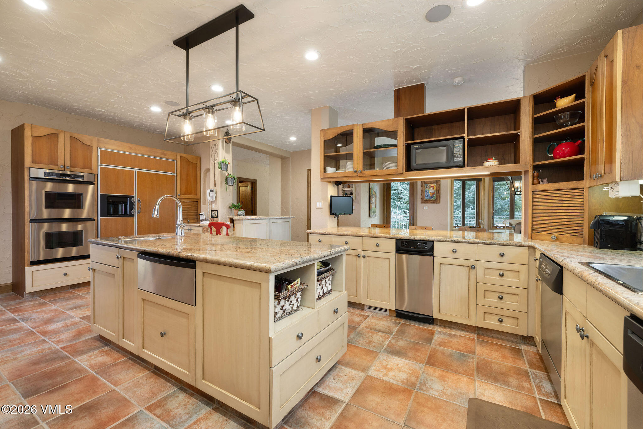 576 Pilgrim Drive