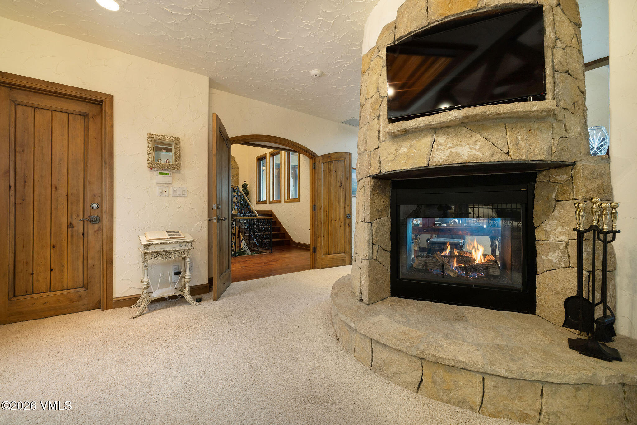 576 Pilgrim Drive
