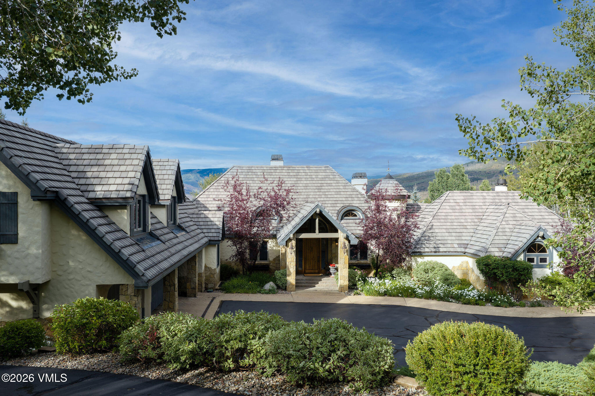 576 Pilgrim Drive